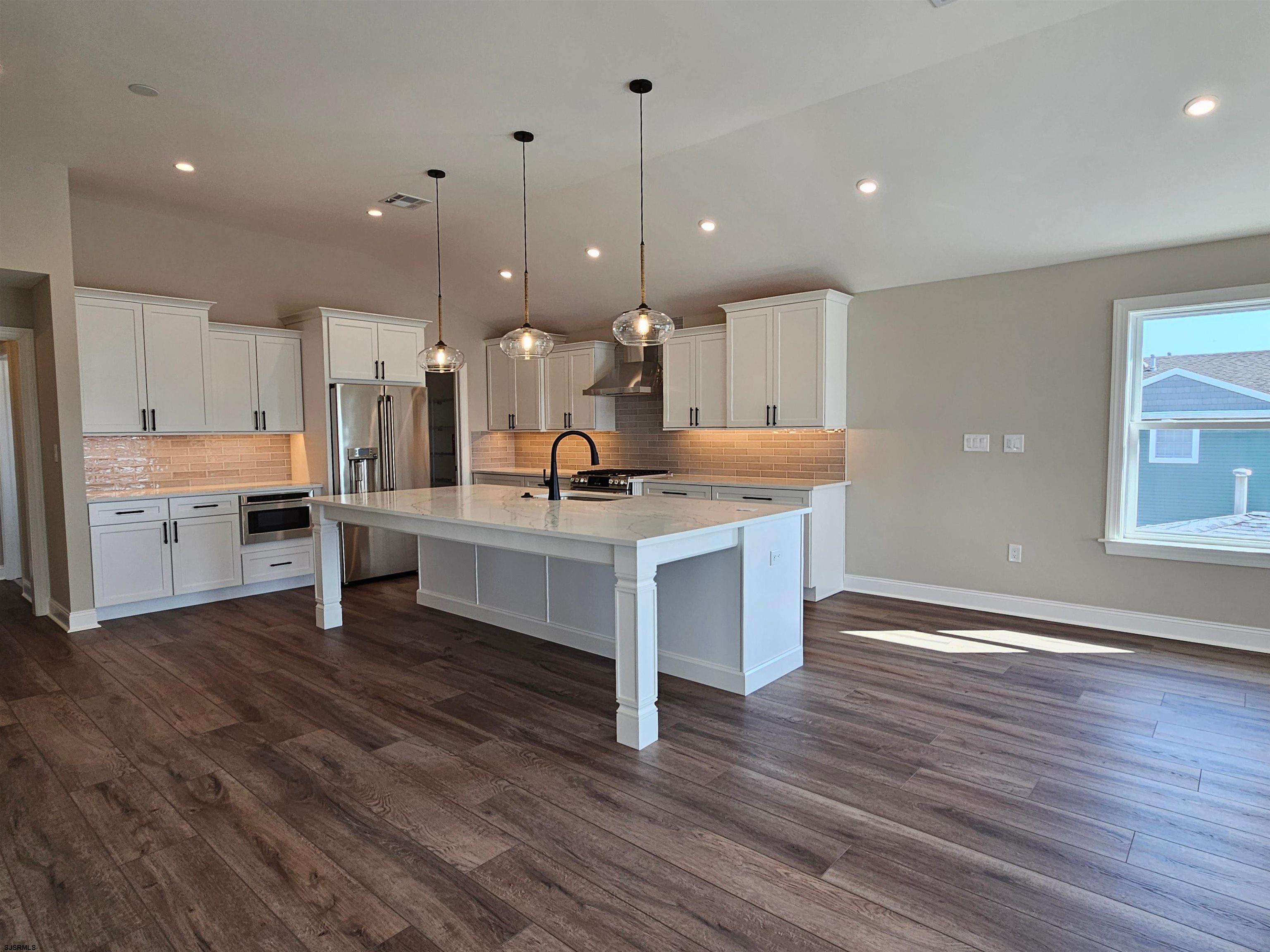 222 8th ST S