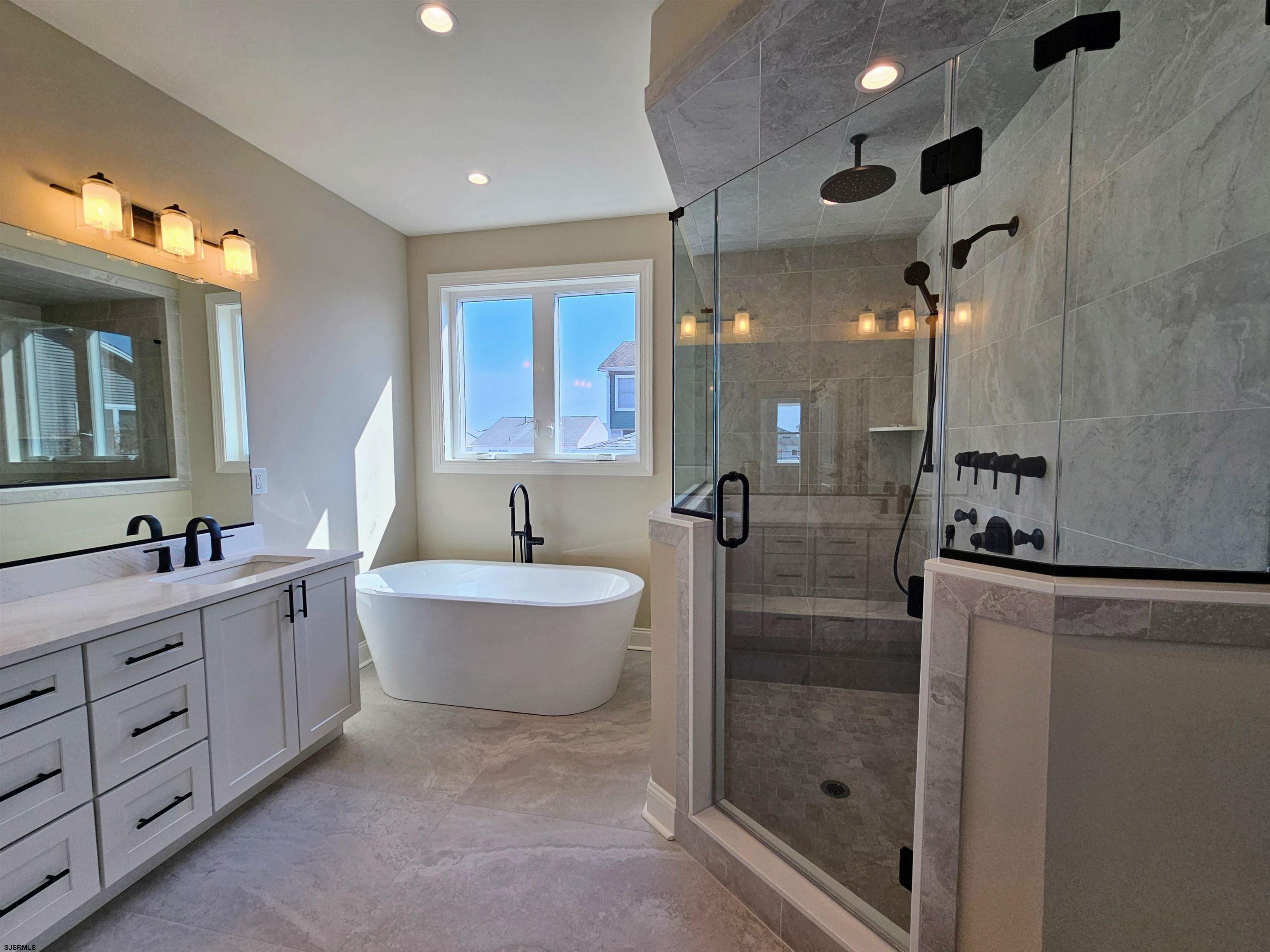 222 8th ST S