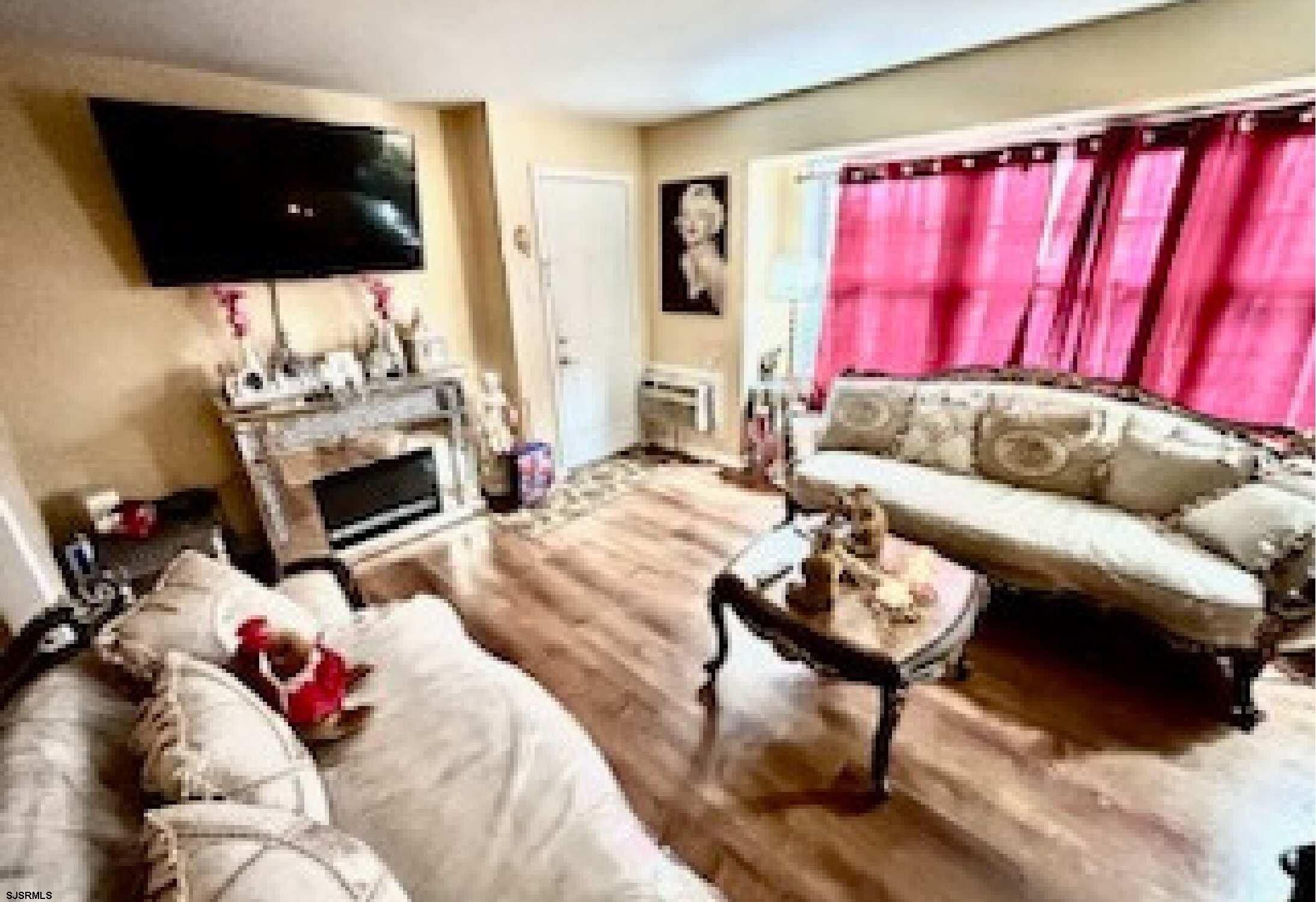 705 Dudley Avenue - Picture 3