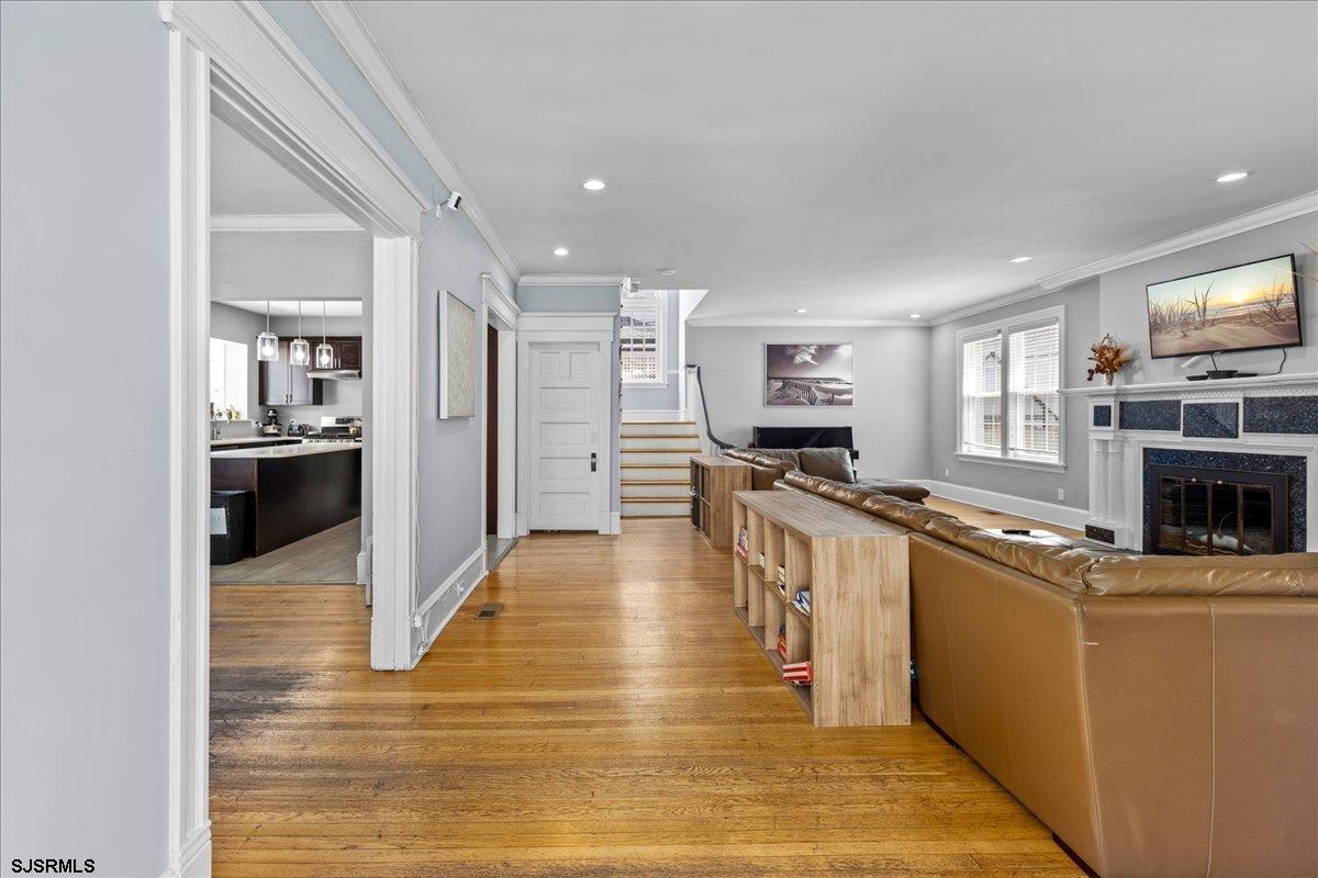 103 S Austin Avenue - Picture 4