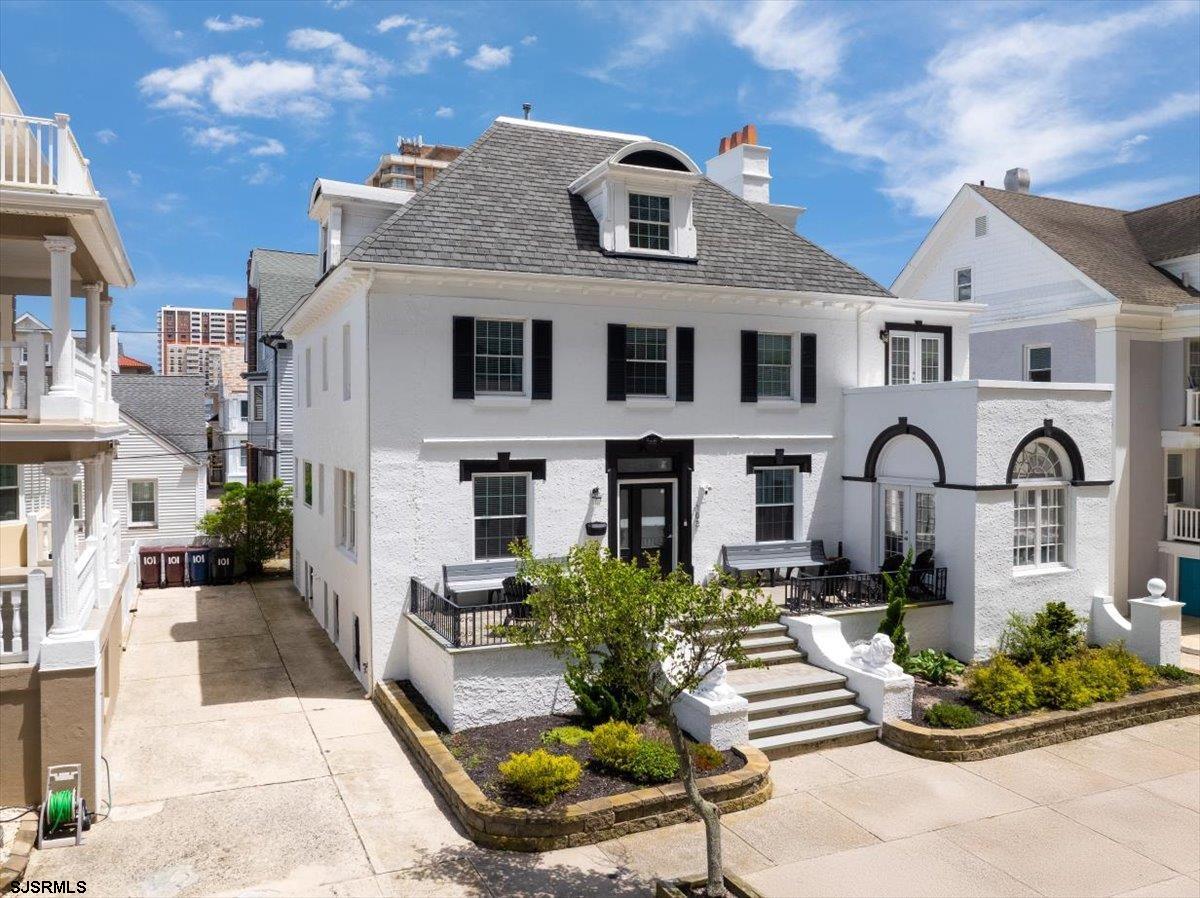 103 S Austin Avenue