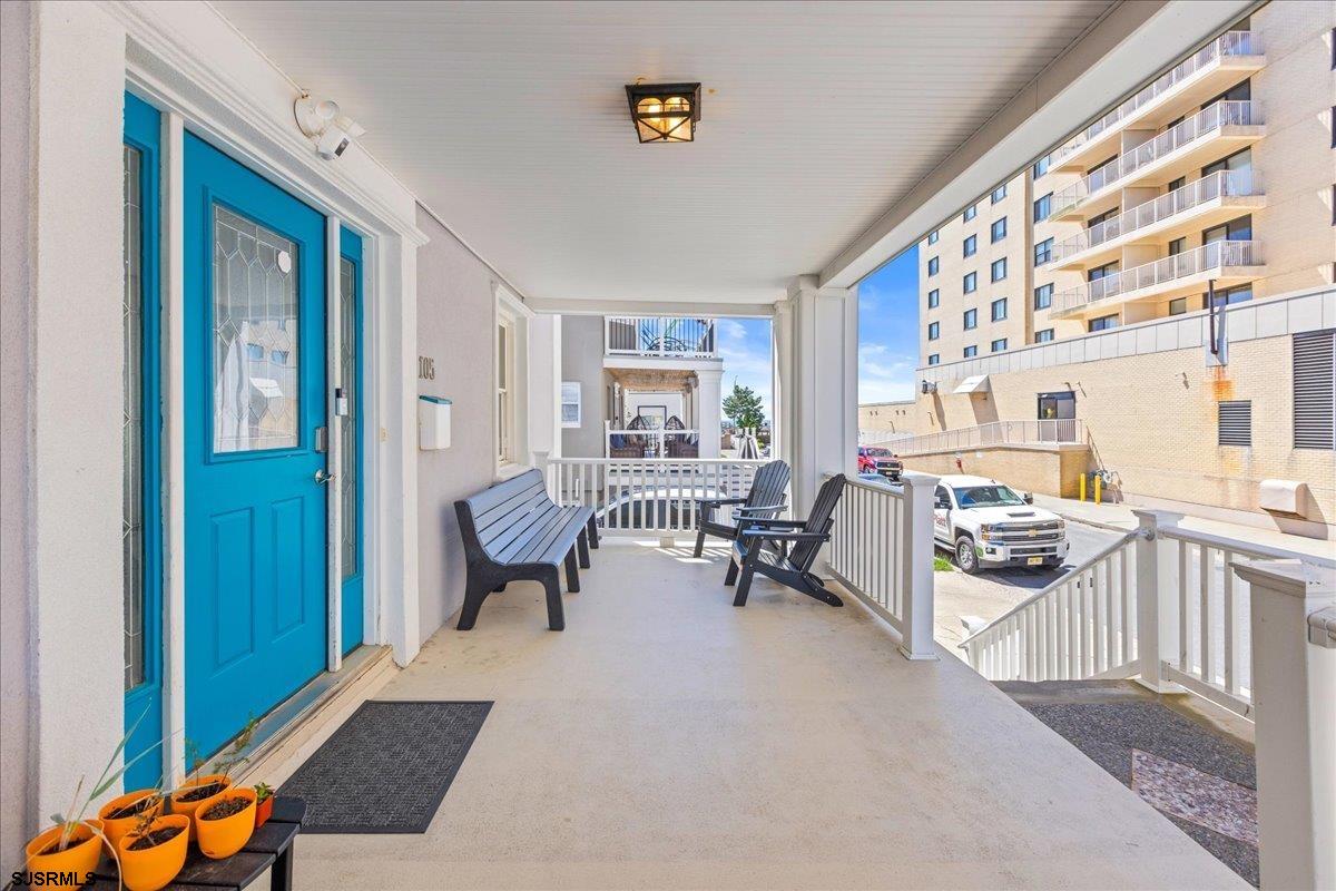 105 S Austin Avenue - Picture 4