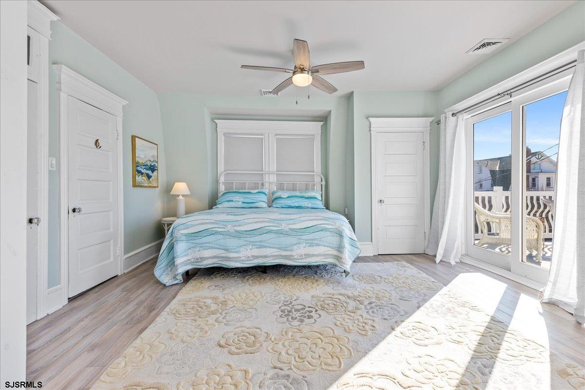7 N Surrey Avenue