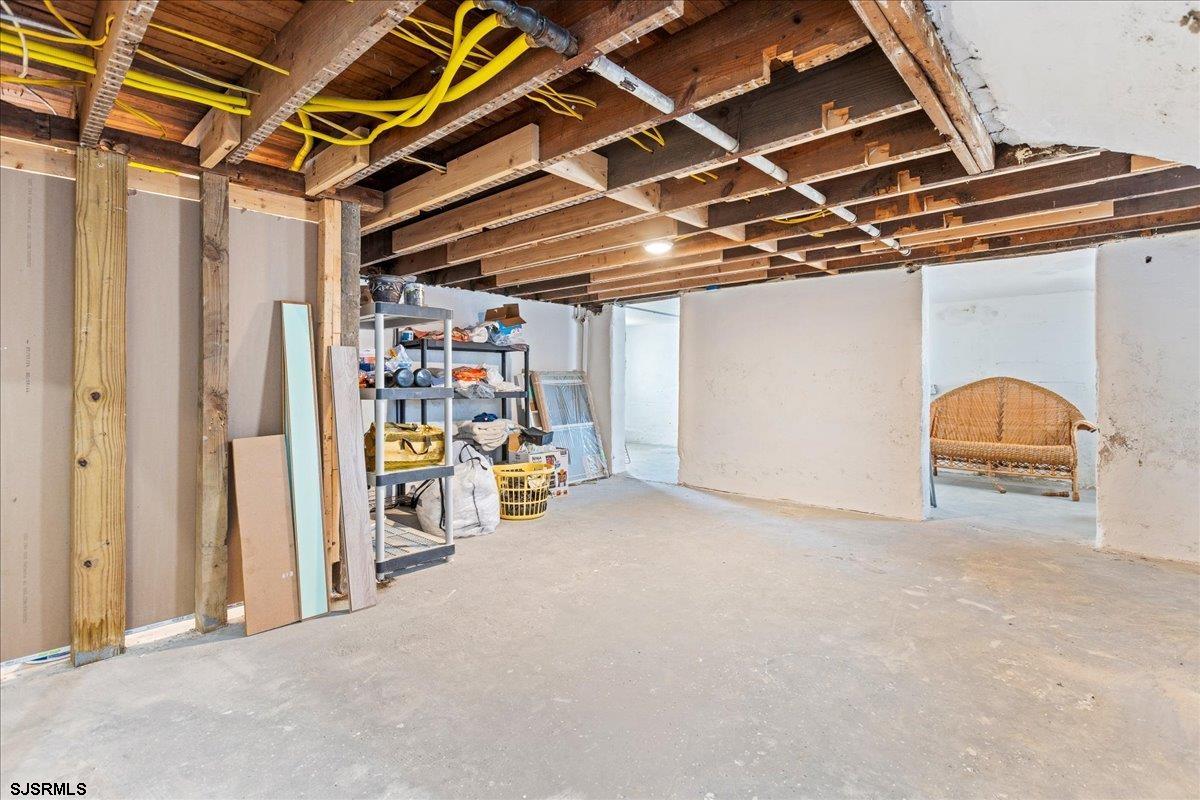 7 N Surrey Avenue