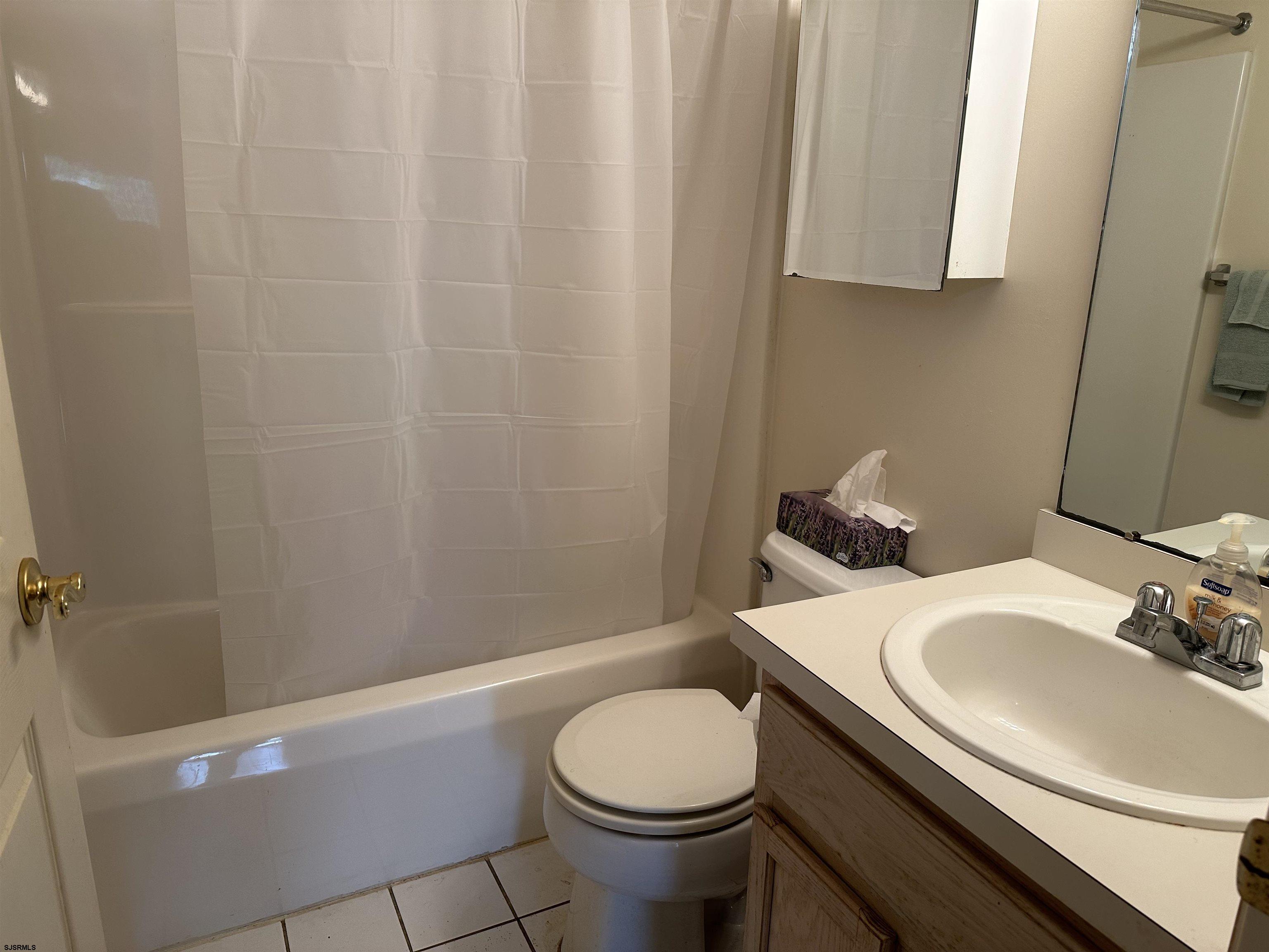 19 E Woodland Avenue