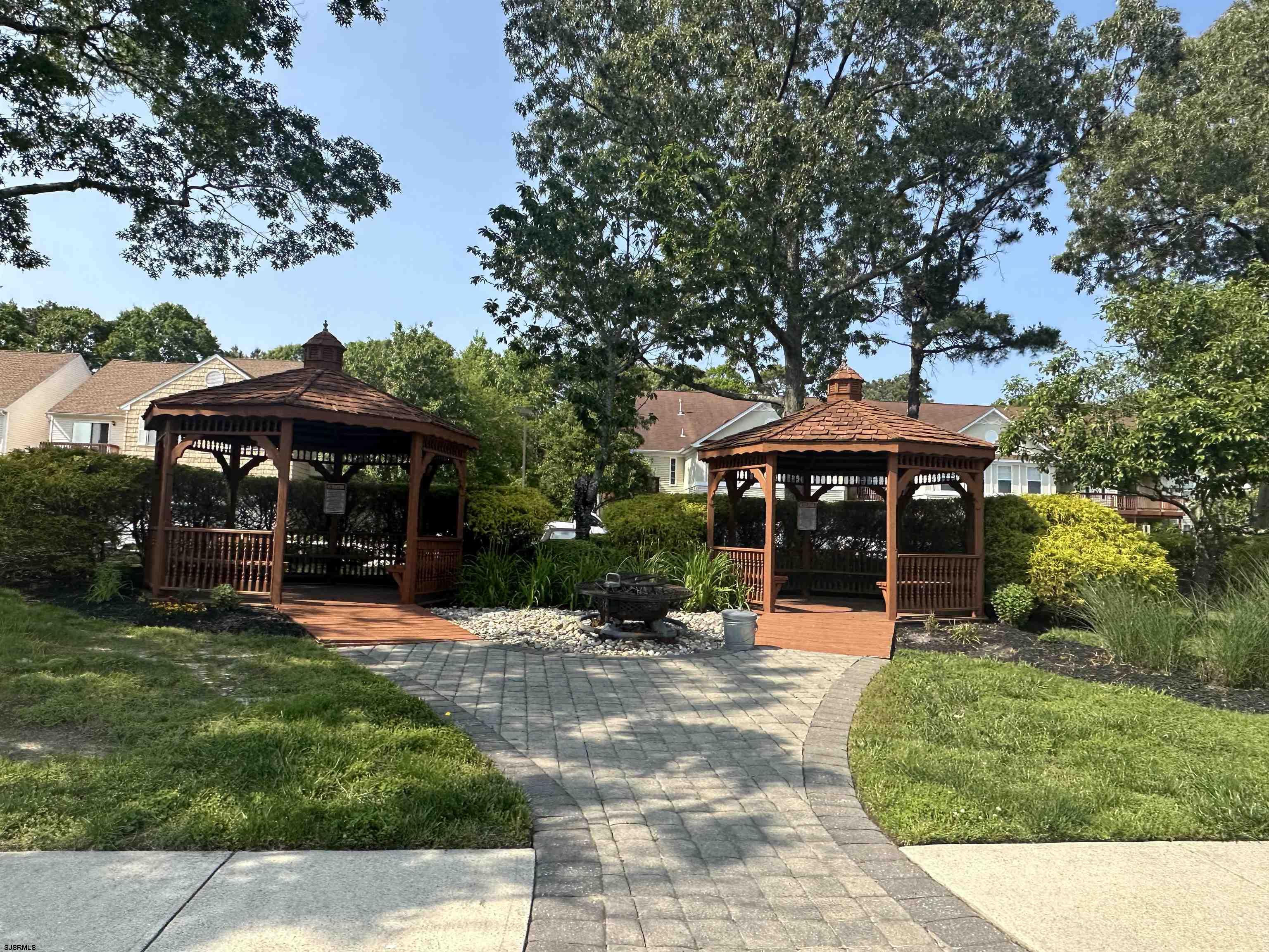 19 E Woodland Avenue