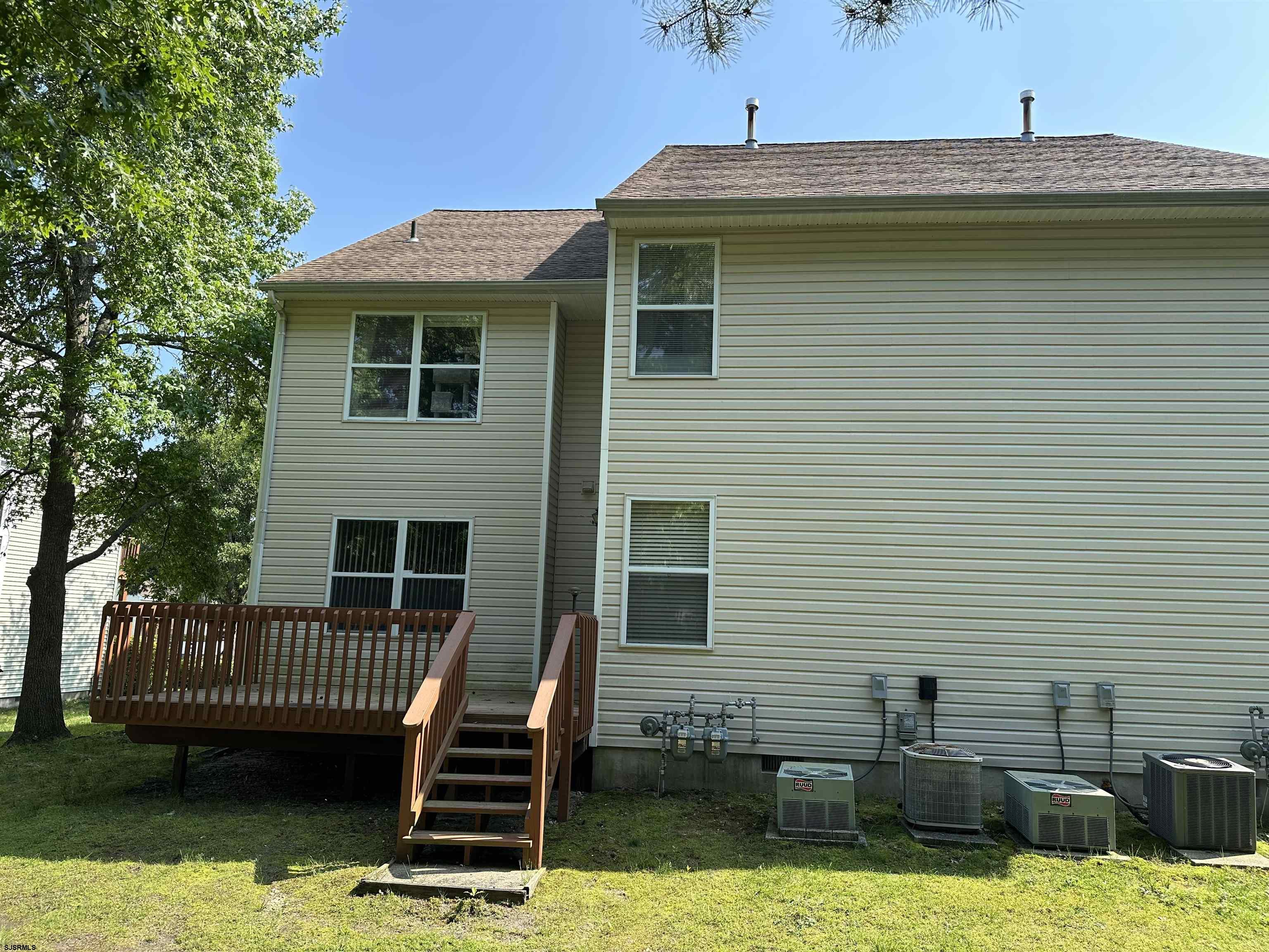 19 E Woodland Avenue