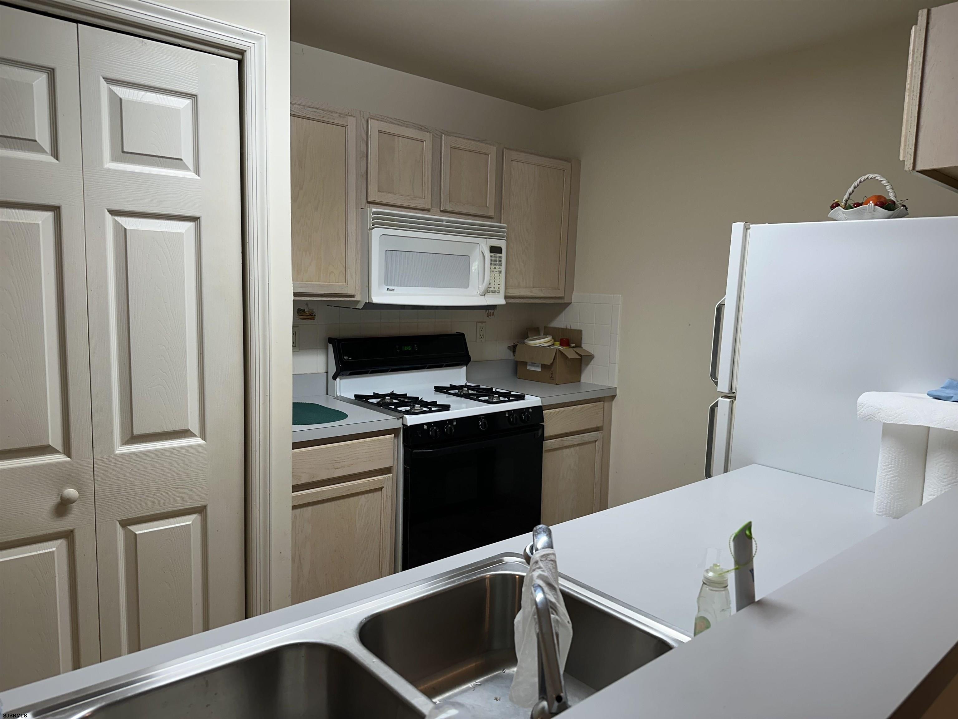 19 E Woodland Avenue