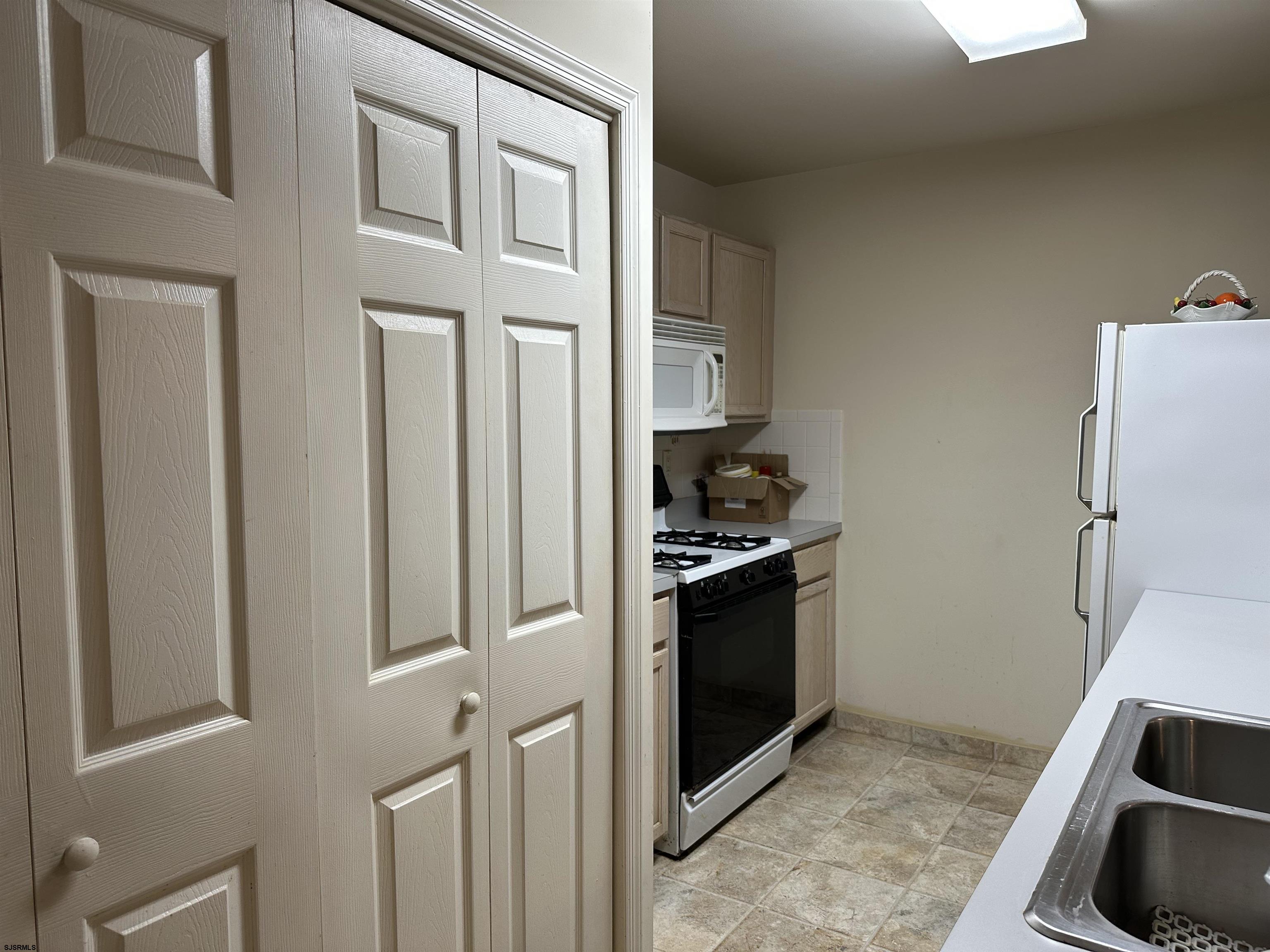 19 E Woodland Avenue