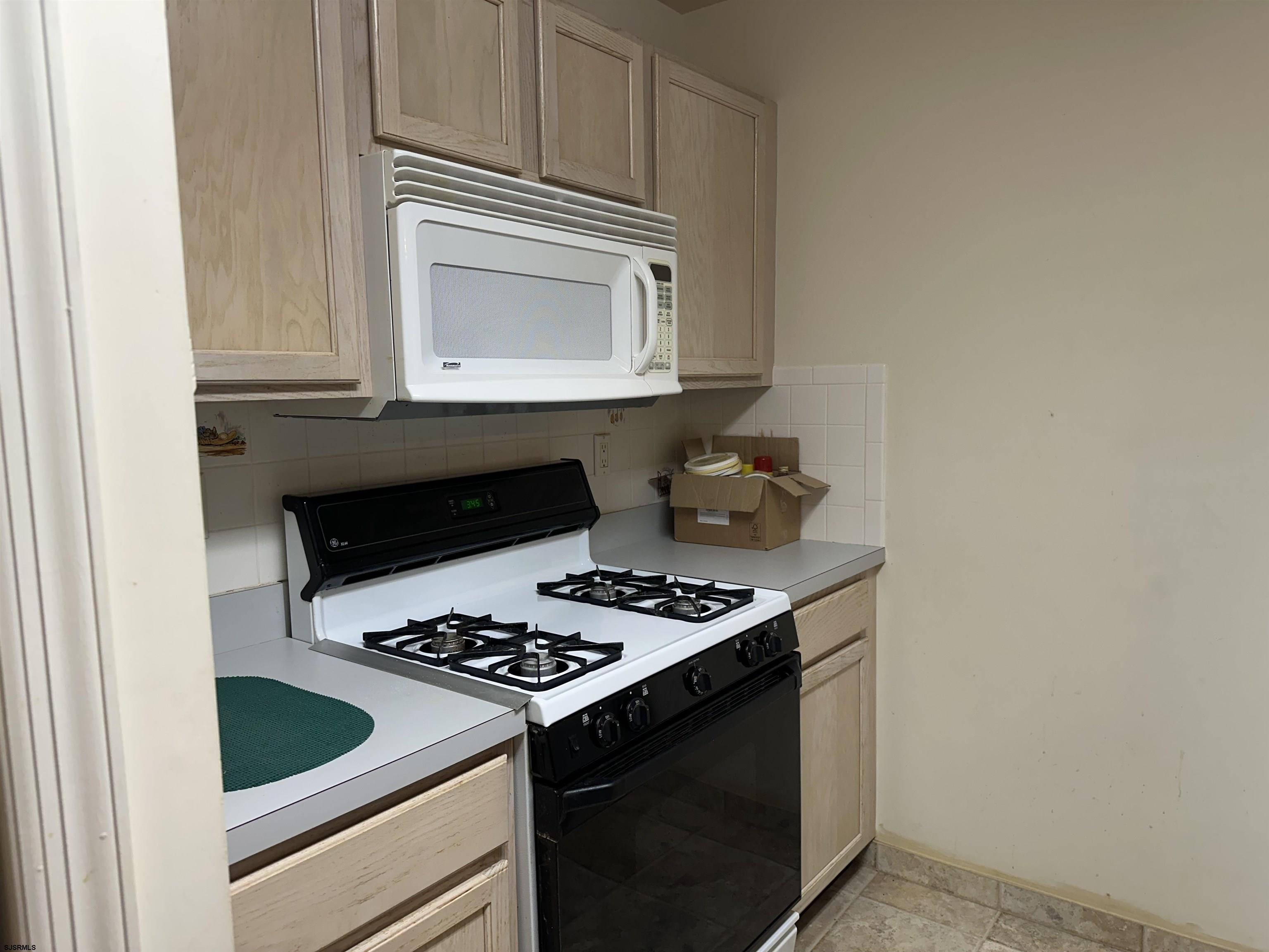 19 E Woodland Avenue