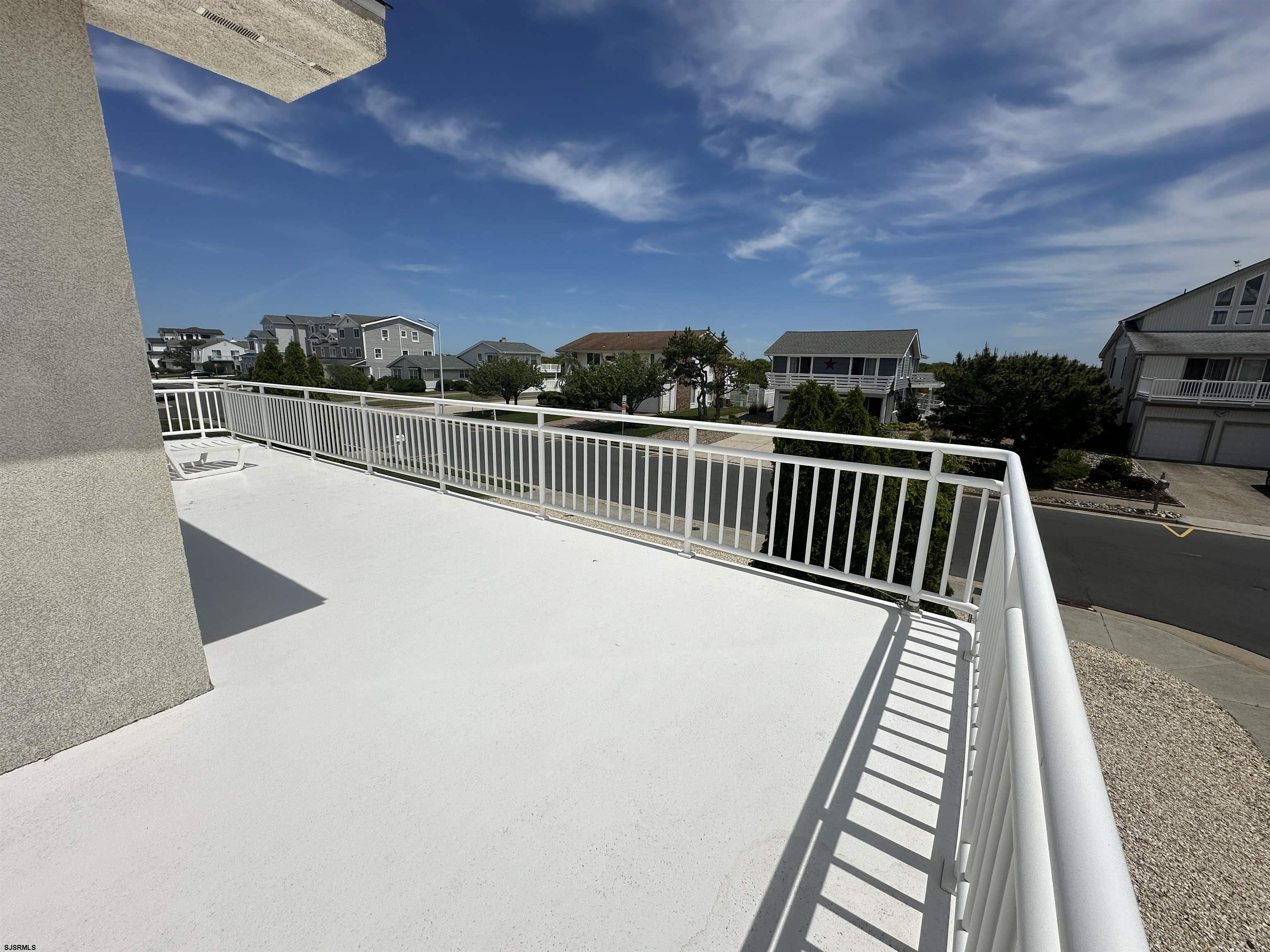5205 Ocean Dr S - Picture 4