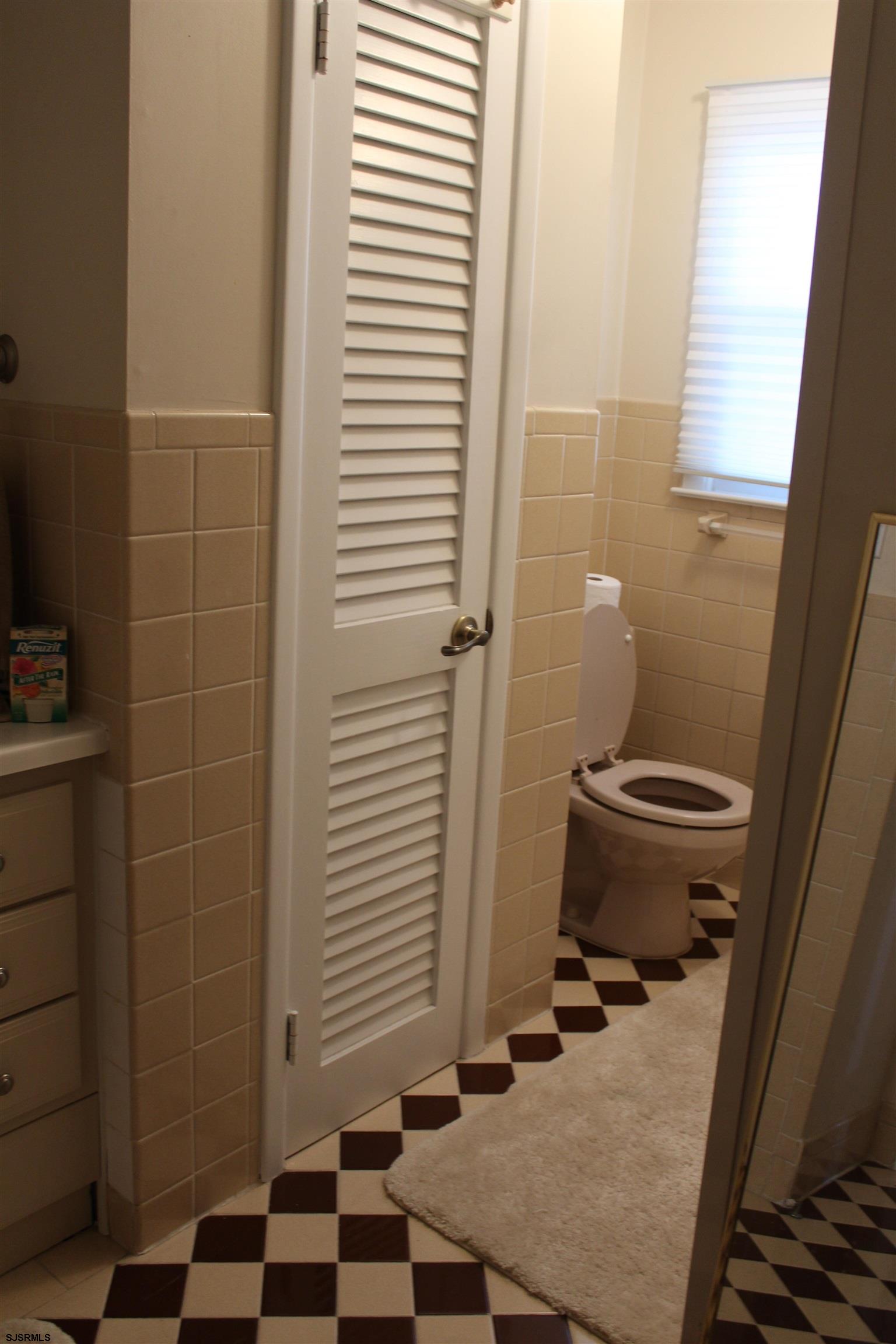 614 N Delavan Avenue