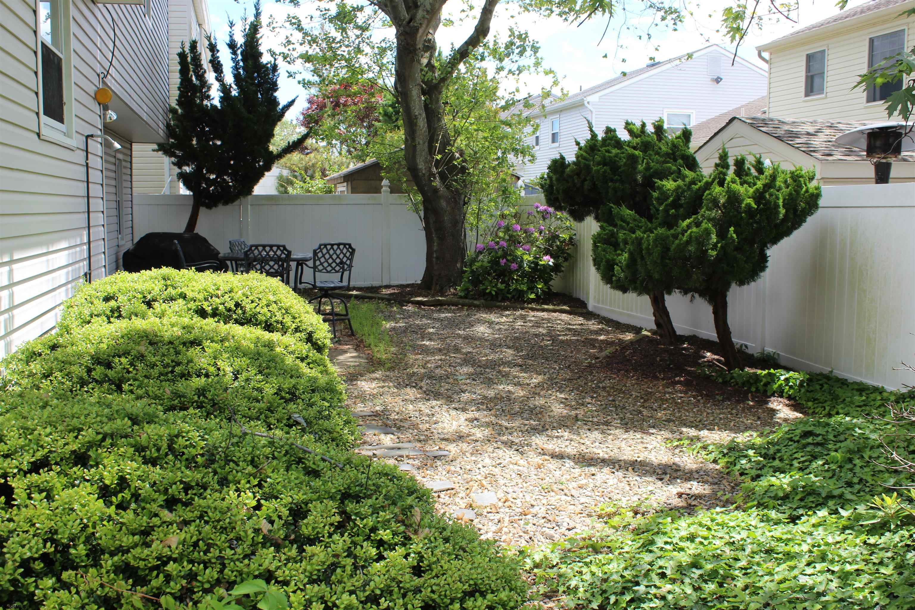 614 N Delavan Avenue - Picture 3