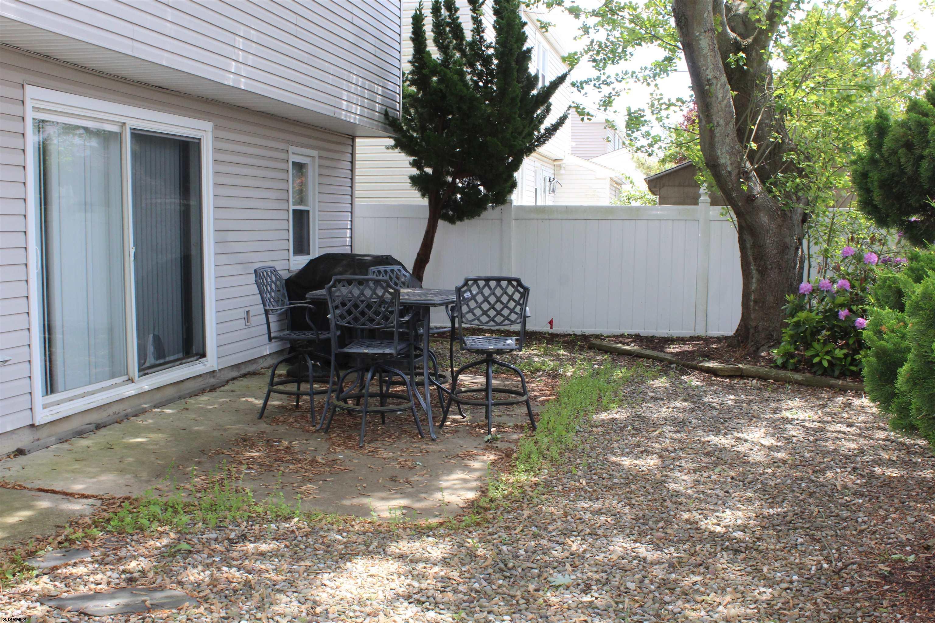 614 N Delavan Avenue - Picture 4