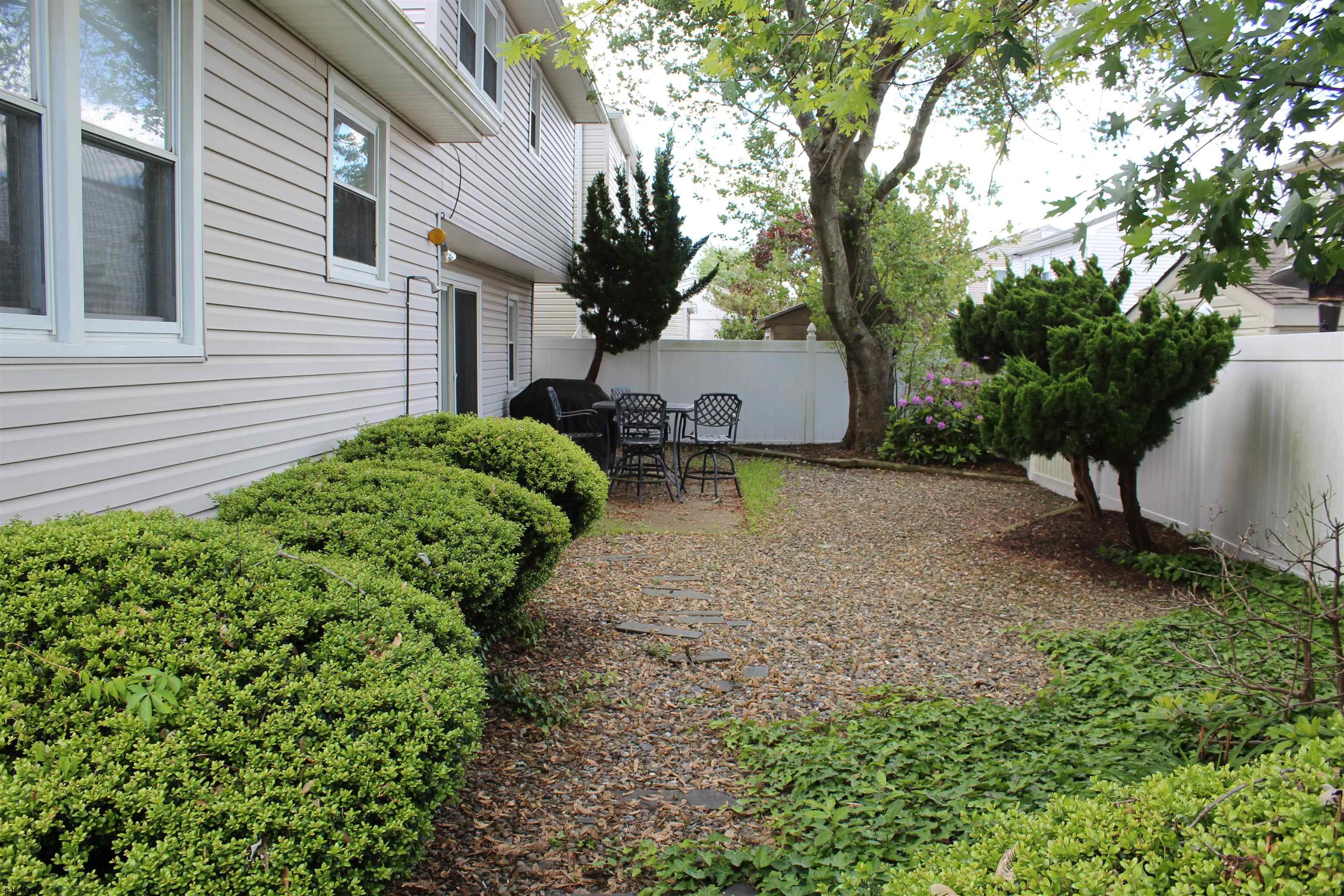 614 N Delavan Avenue