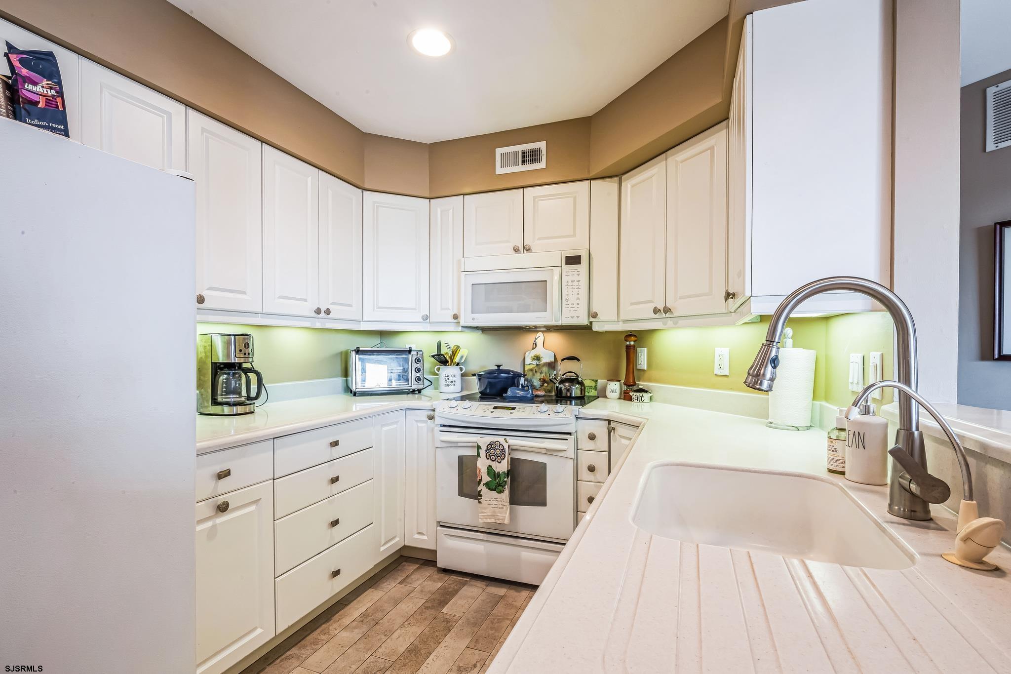 103 Easterly Dr.