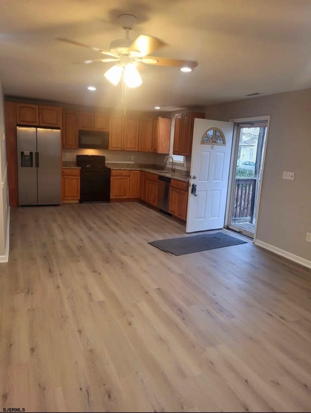 30B Macintosh Ct - Picture 2