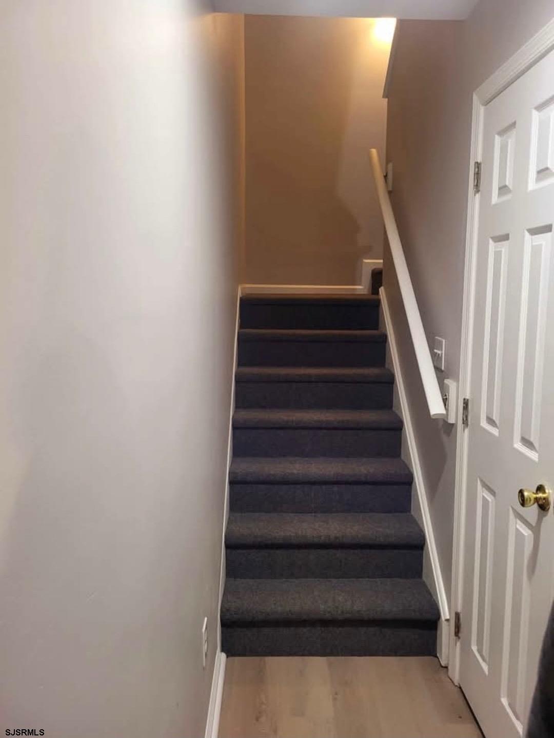 30B Macintosh Ct - Picture 3
