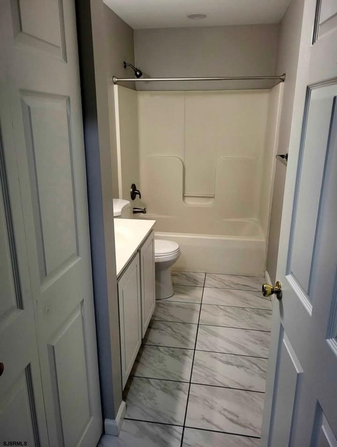30B Macintosh Ct