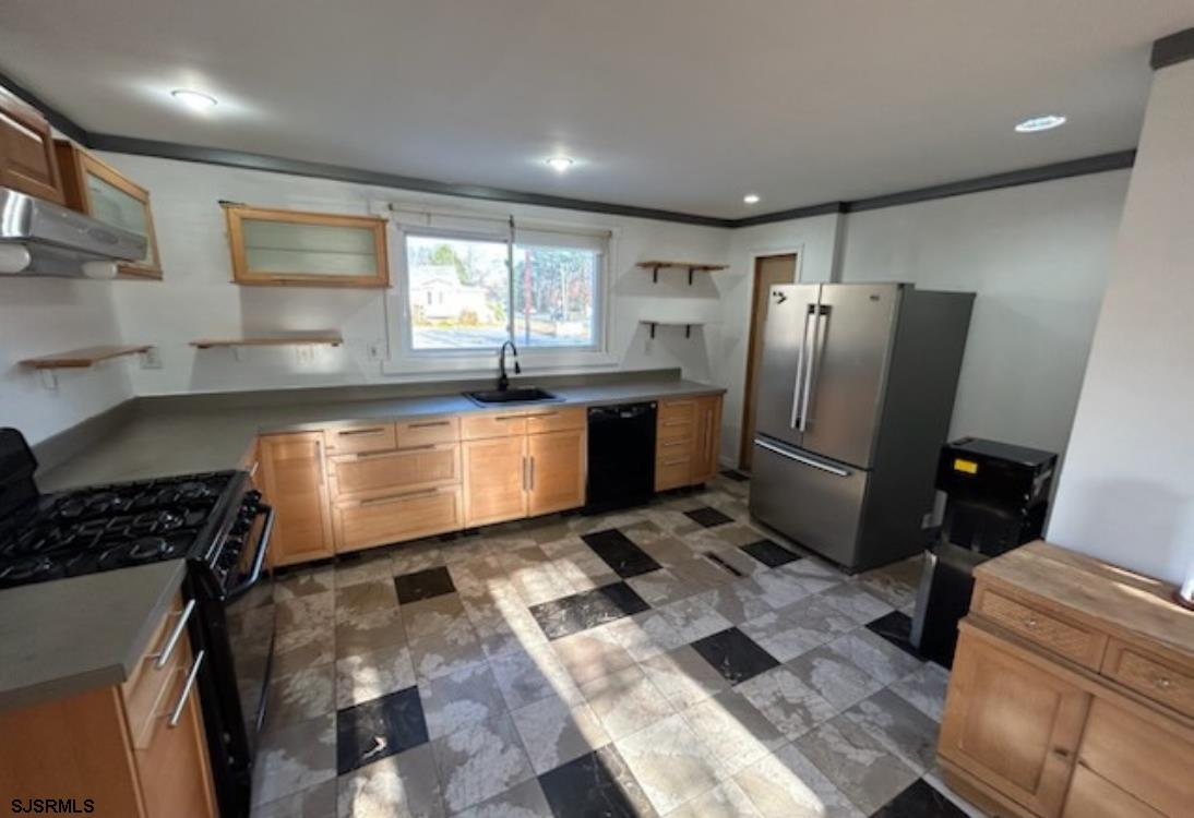 2909 Fire Road - Picture 4