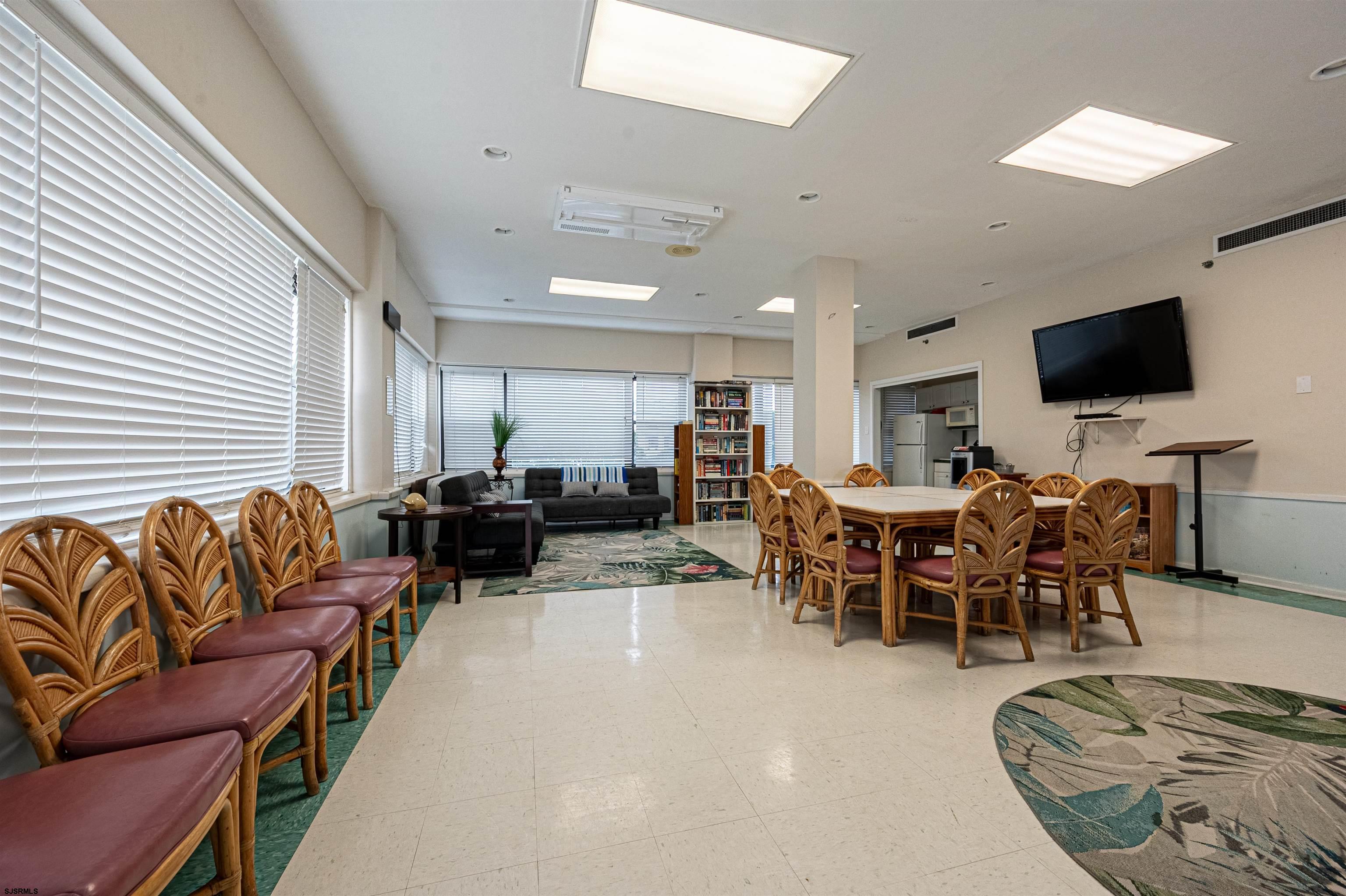 101 S Raleigh Avenue