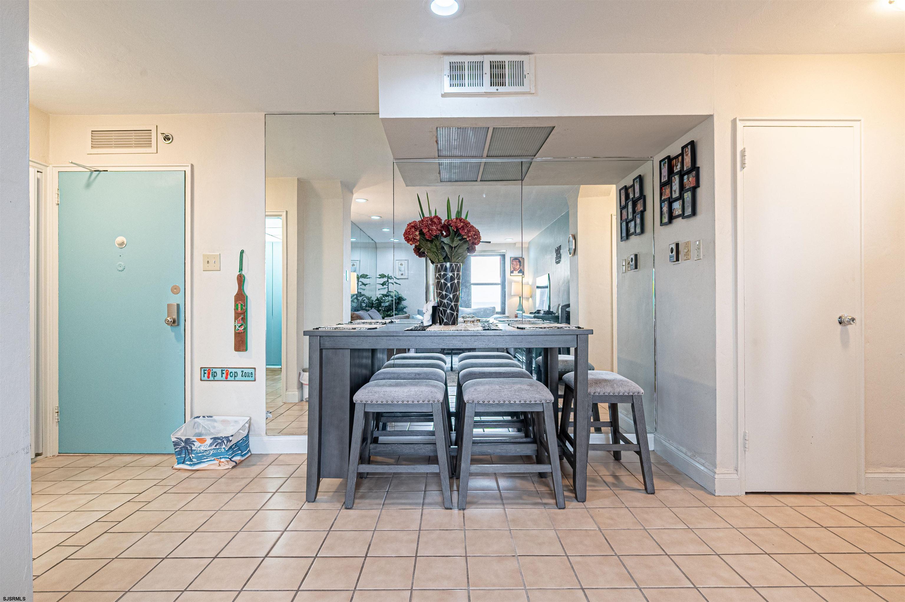 101 S Raleigh Avenue - Picture 2