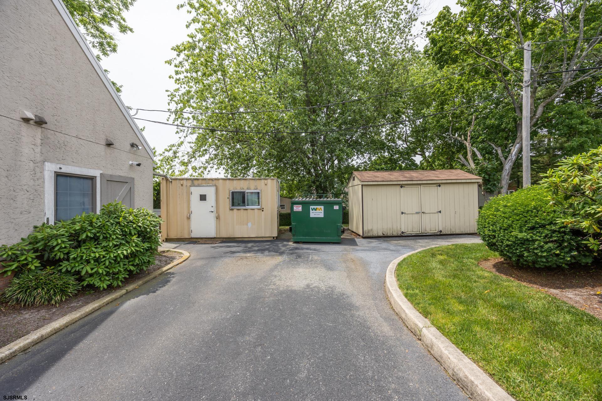 535 Maple Avenue