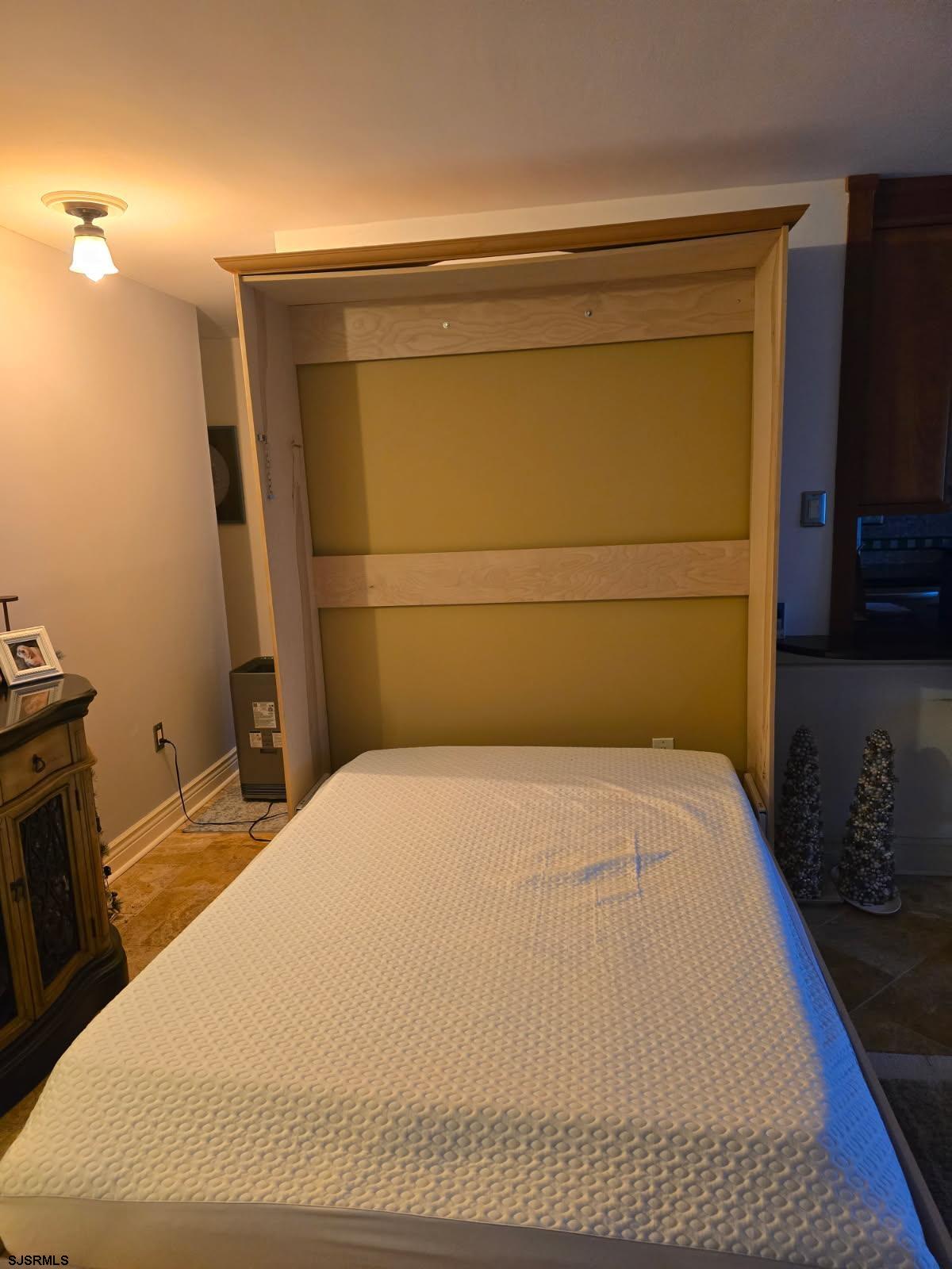 6101 Monmouth Avenue