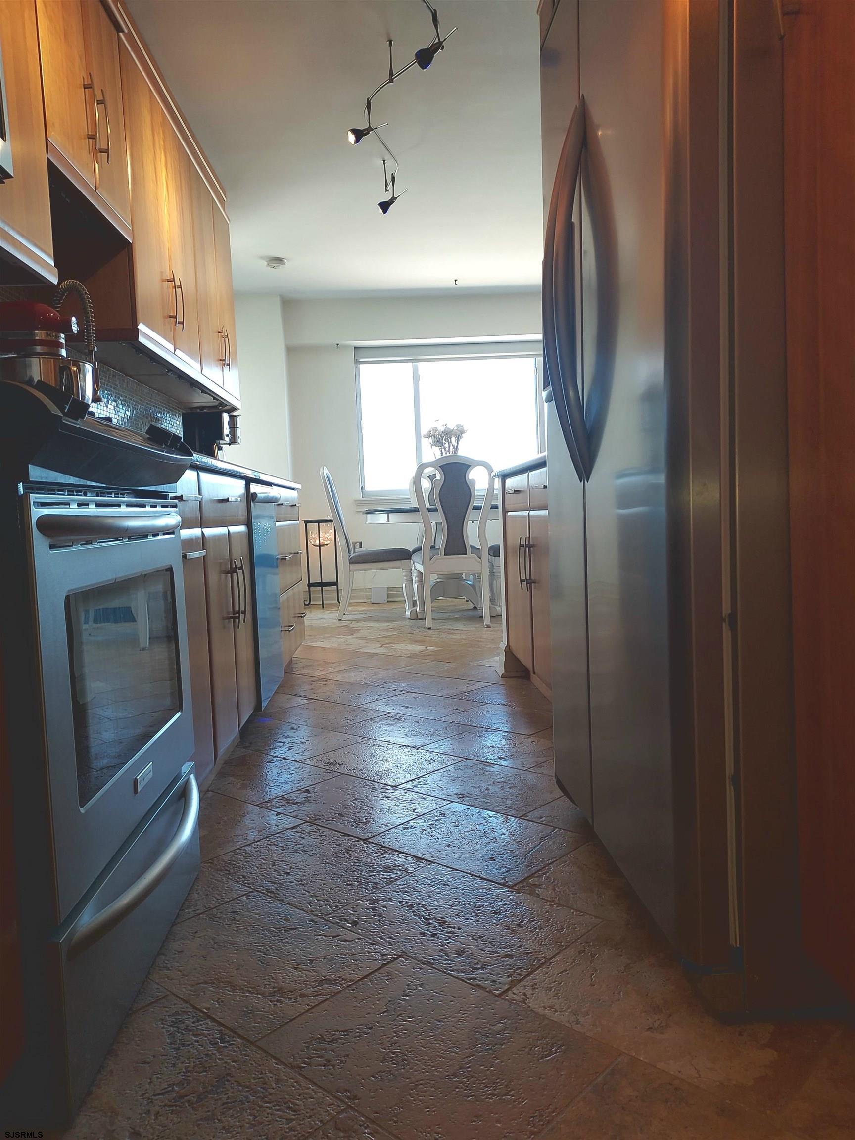 6101 Monmouth Avenue