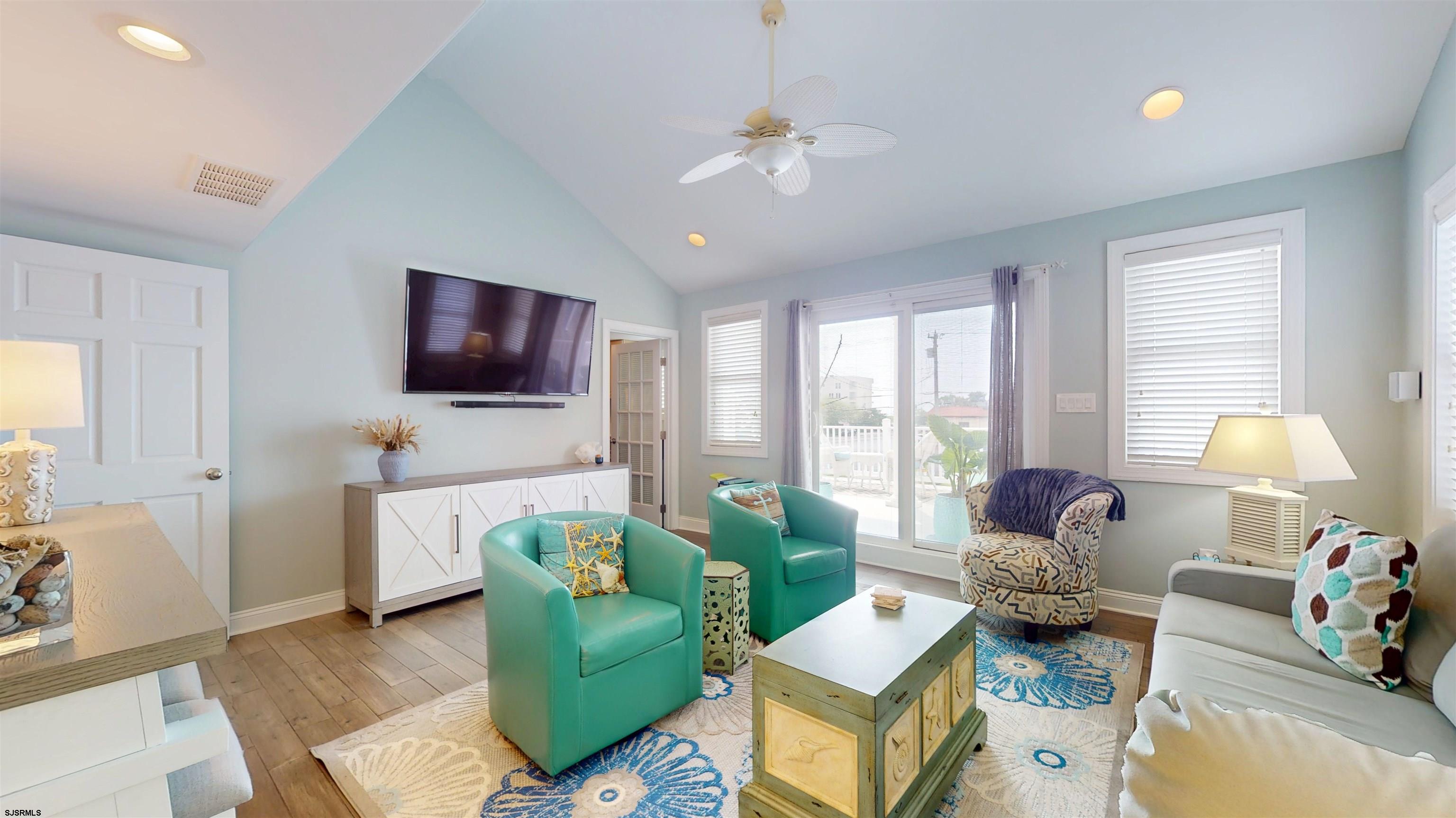 713 W Brigantine Avenue