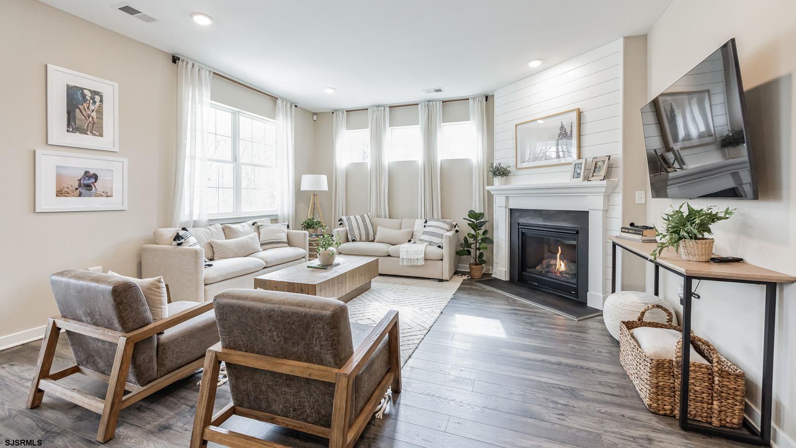 256 Huntington Dr