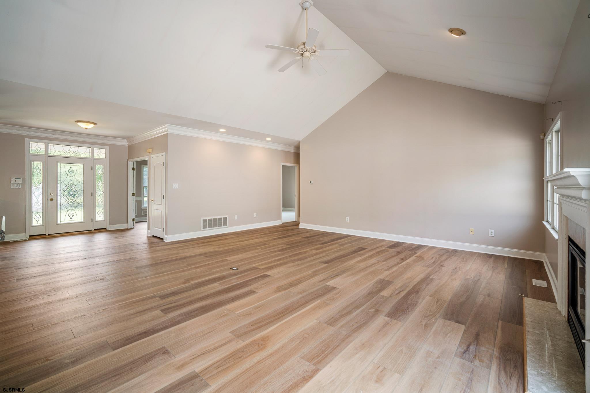 2 Clay Ct