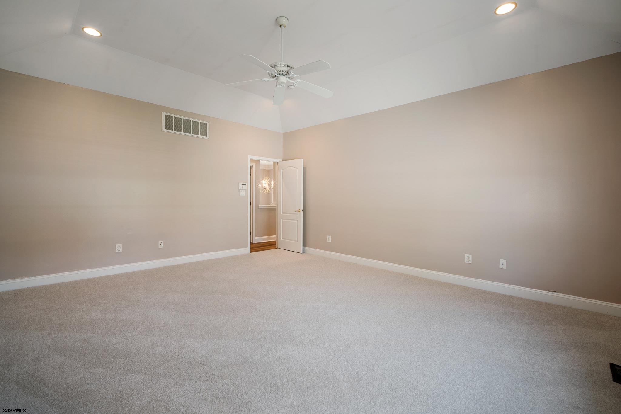 2 Clay Ct
