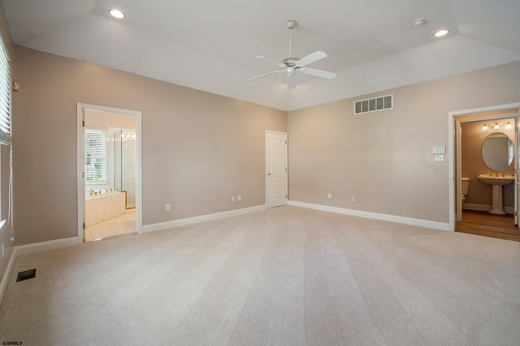 2 Clay Ct