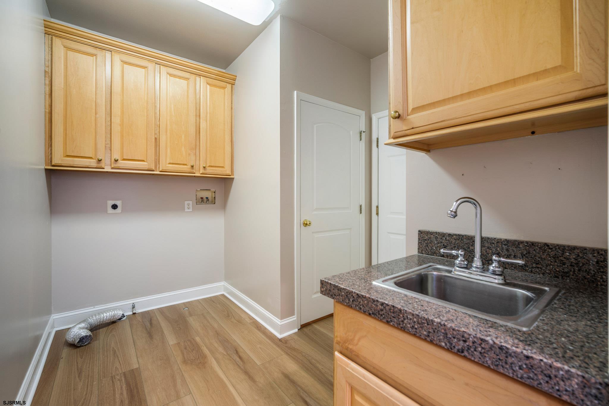 2 Clay Ct