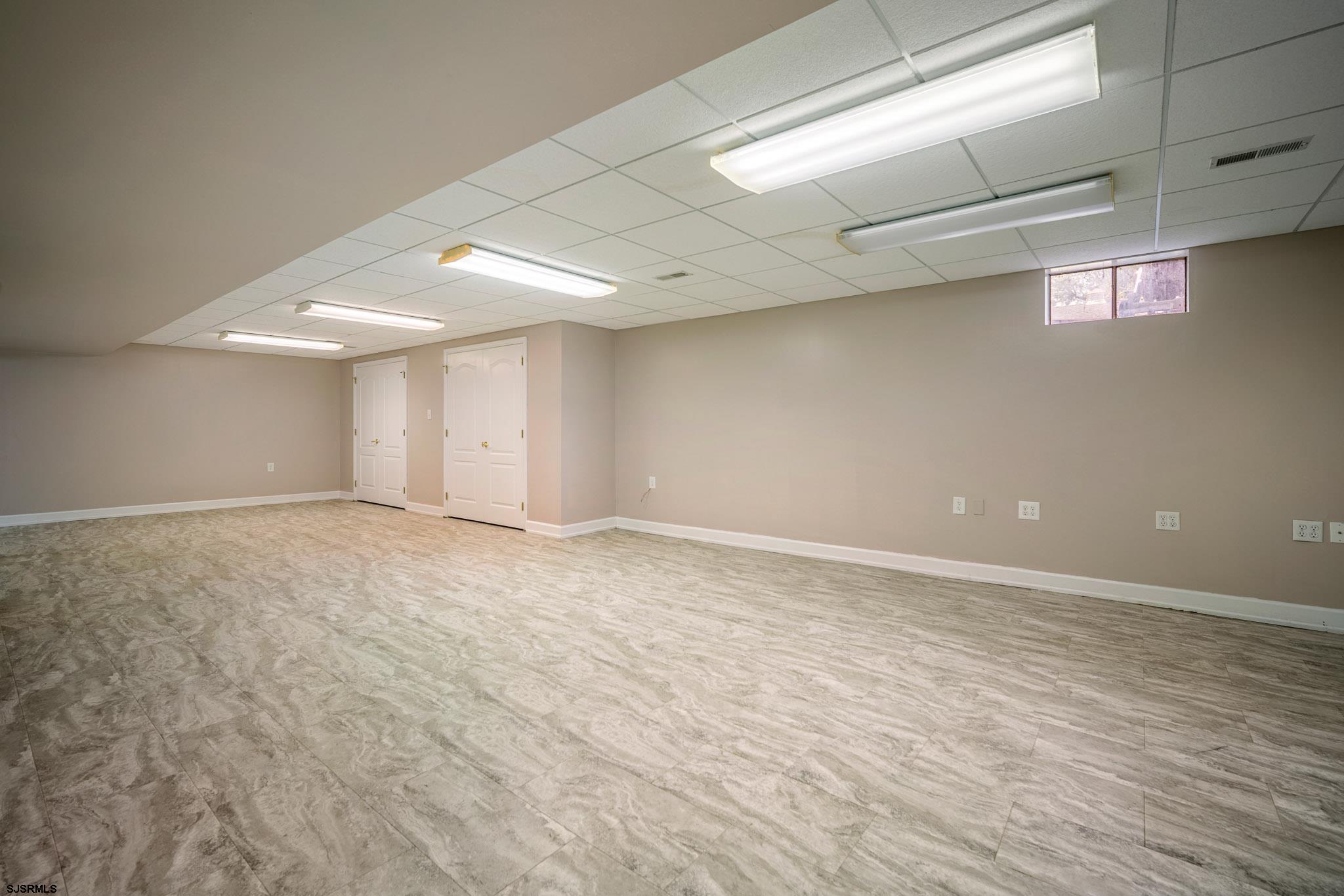2 Clay Ct