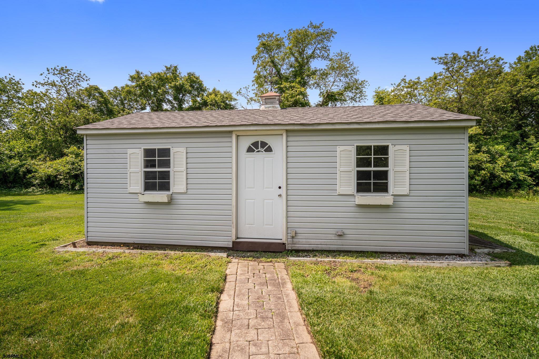 2 Clay Ct