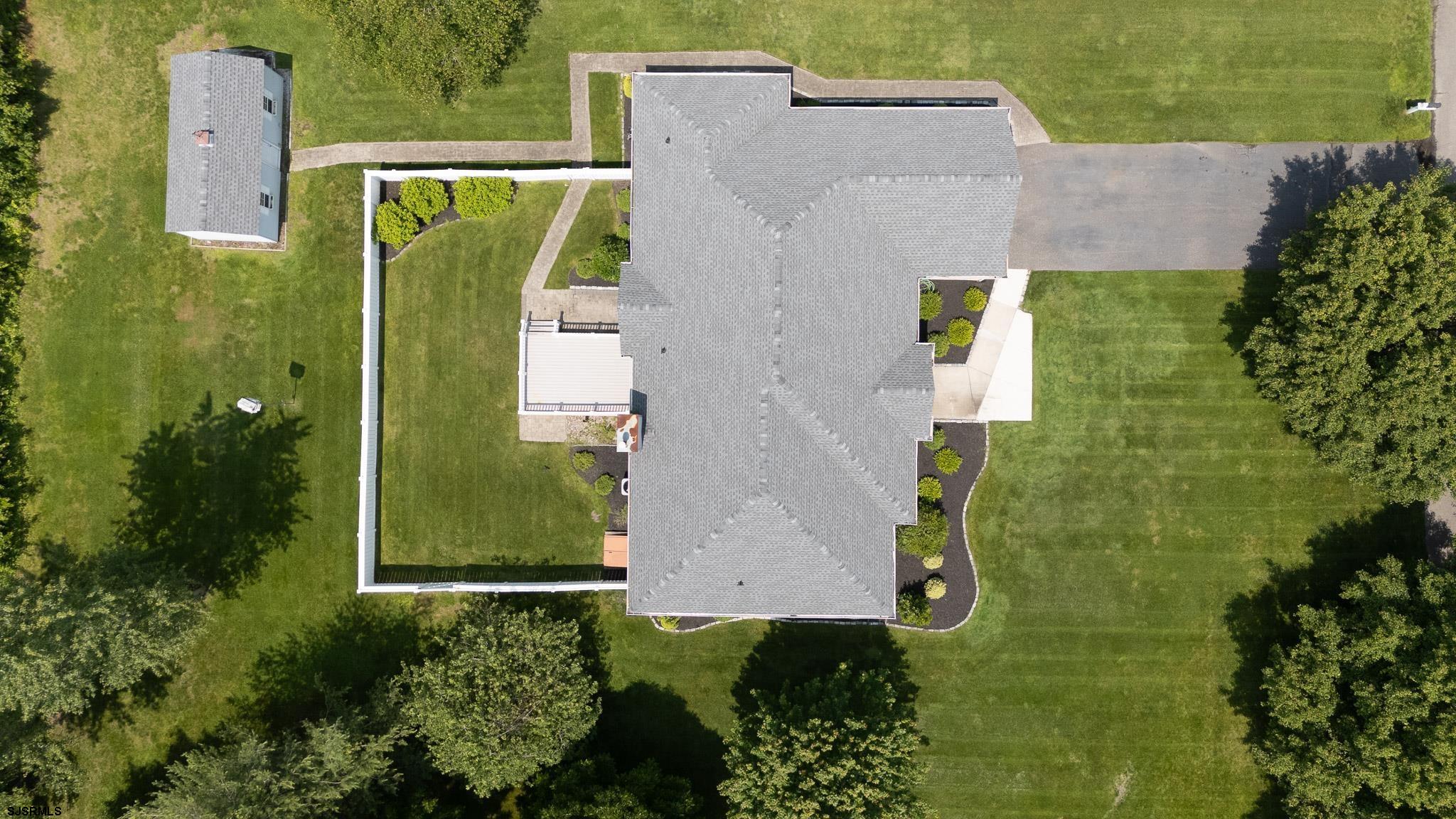 2 Clay Ct