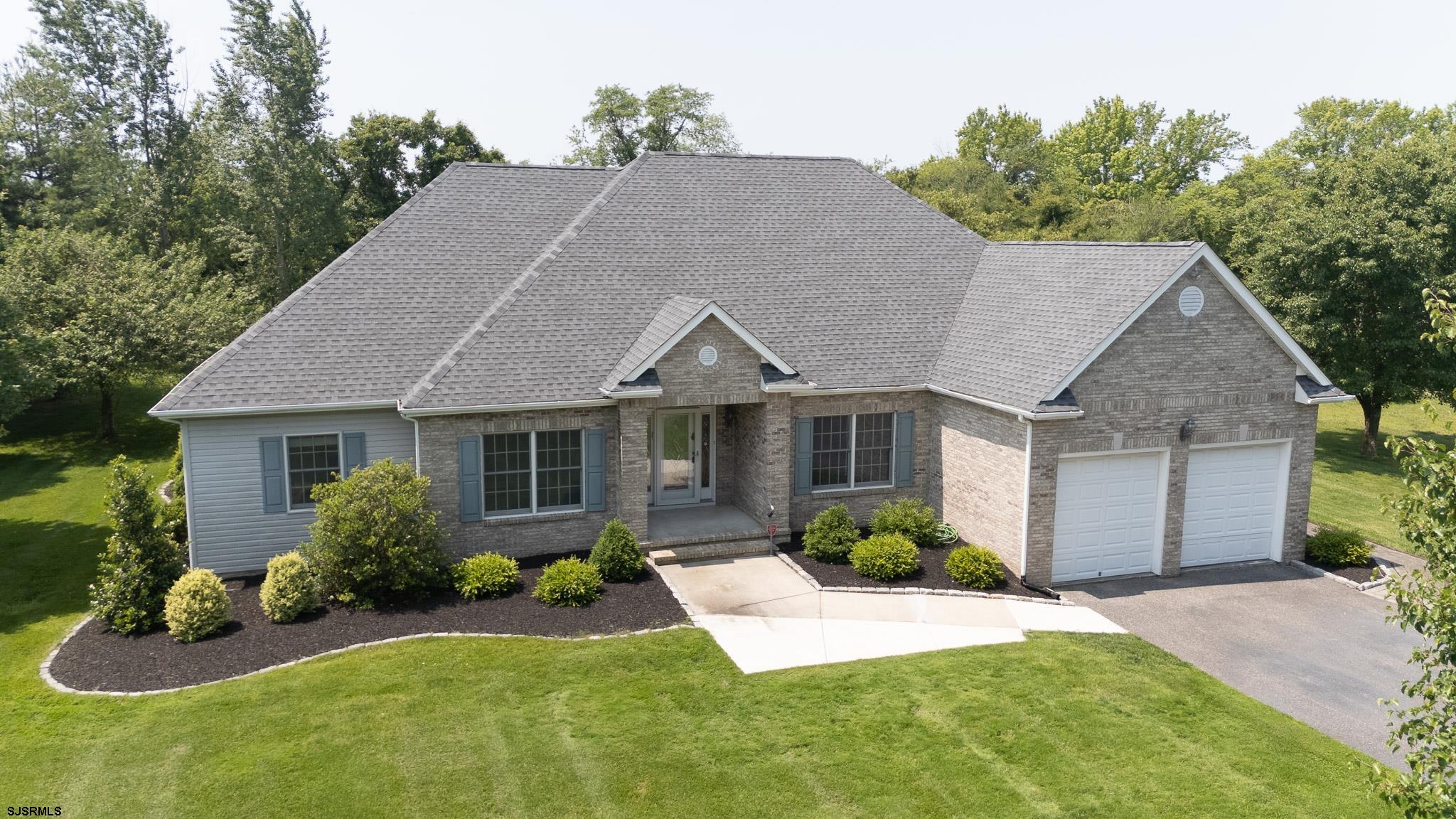 2 Clay Ct