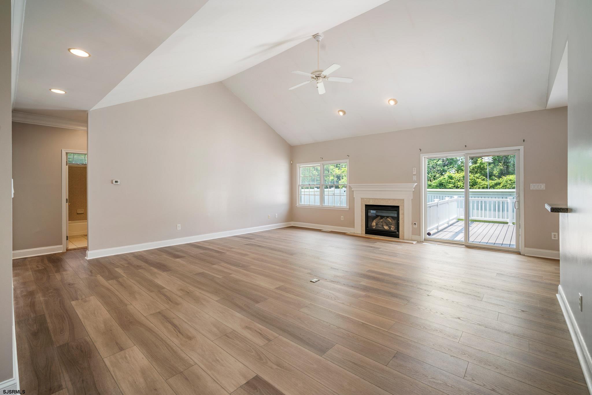 2 Clay Ct