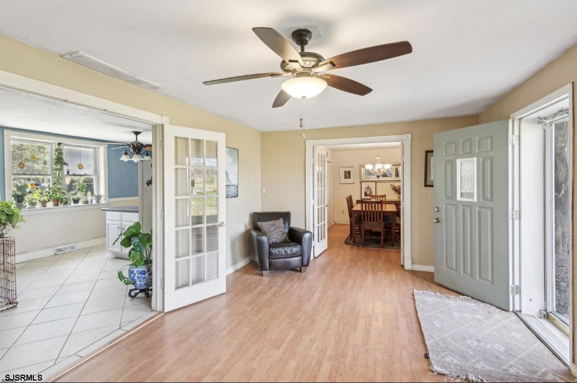 105 SE Boulevard Ext - Picture 1