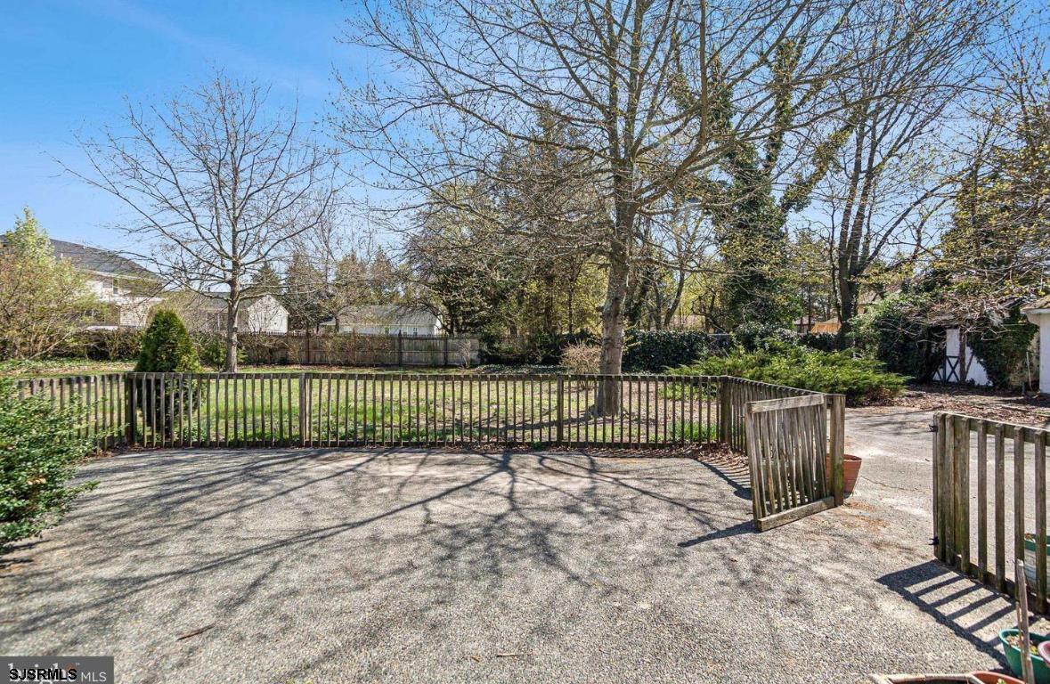 105 SE Boulevard Ext