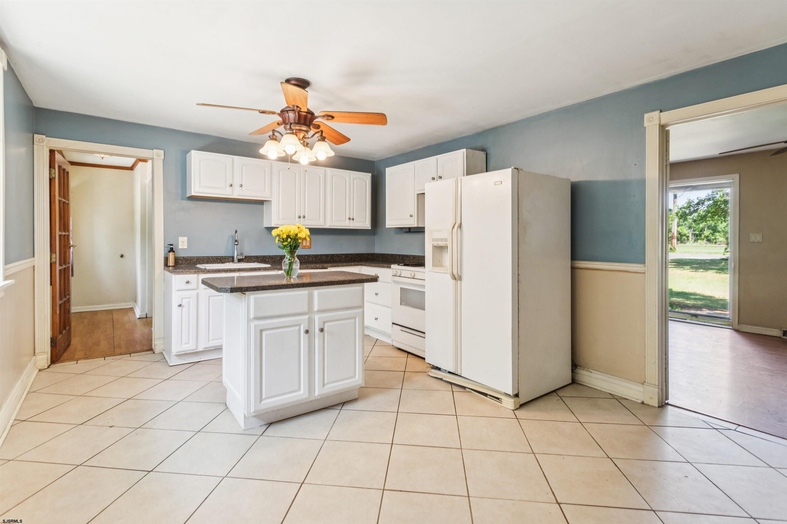 105 SE Boulevard Ext - Picture 3