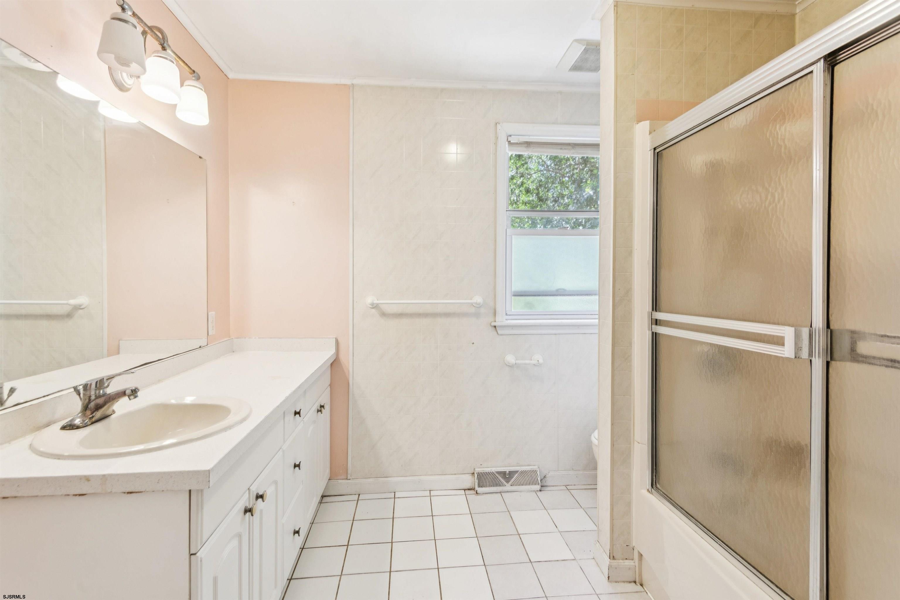 105 SE Boulevard Ext