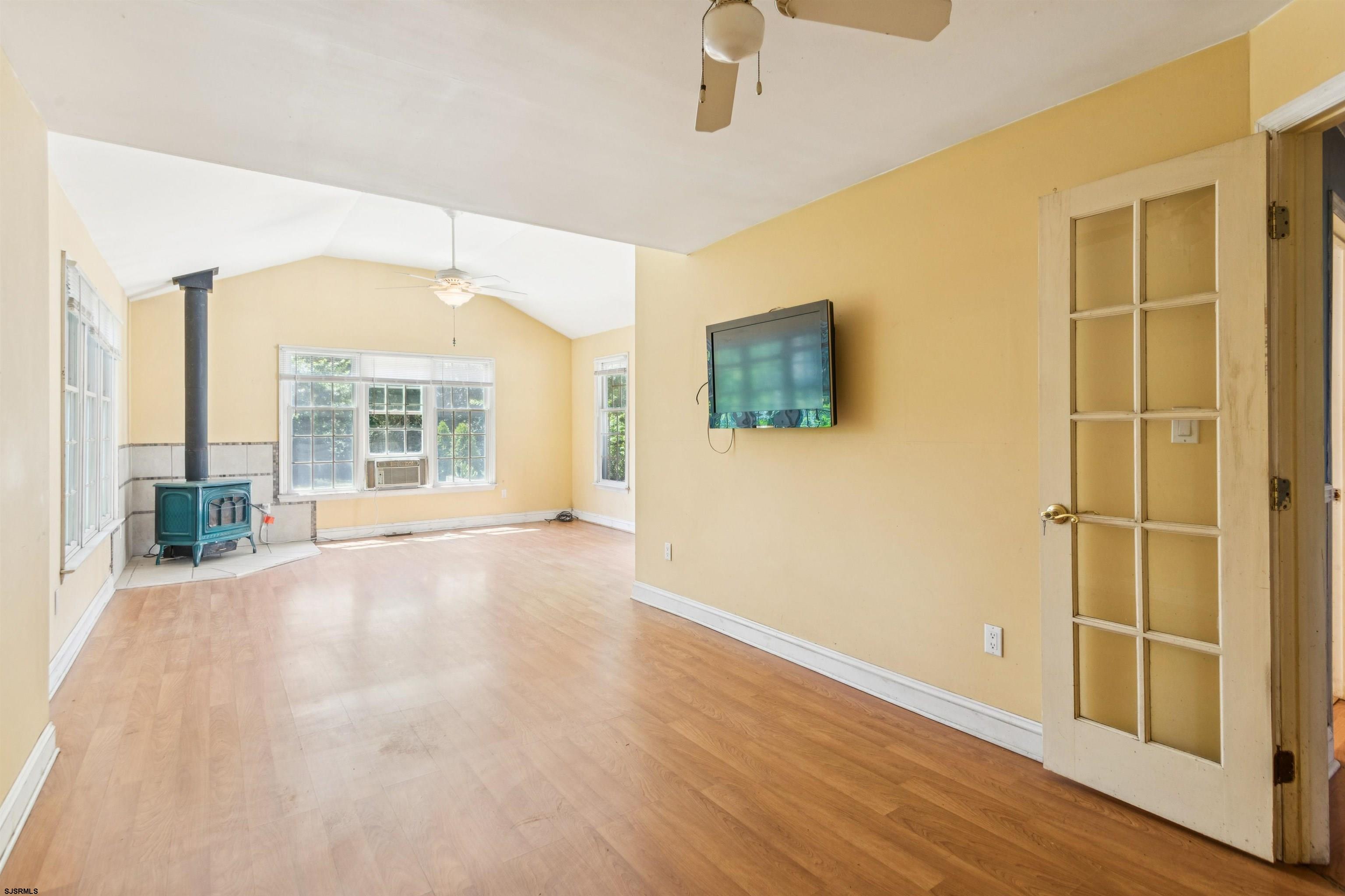 105 SE Boulevard Ext