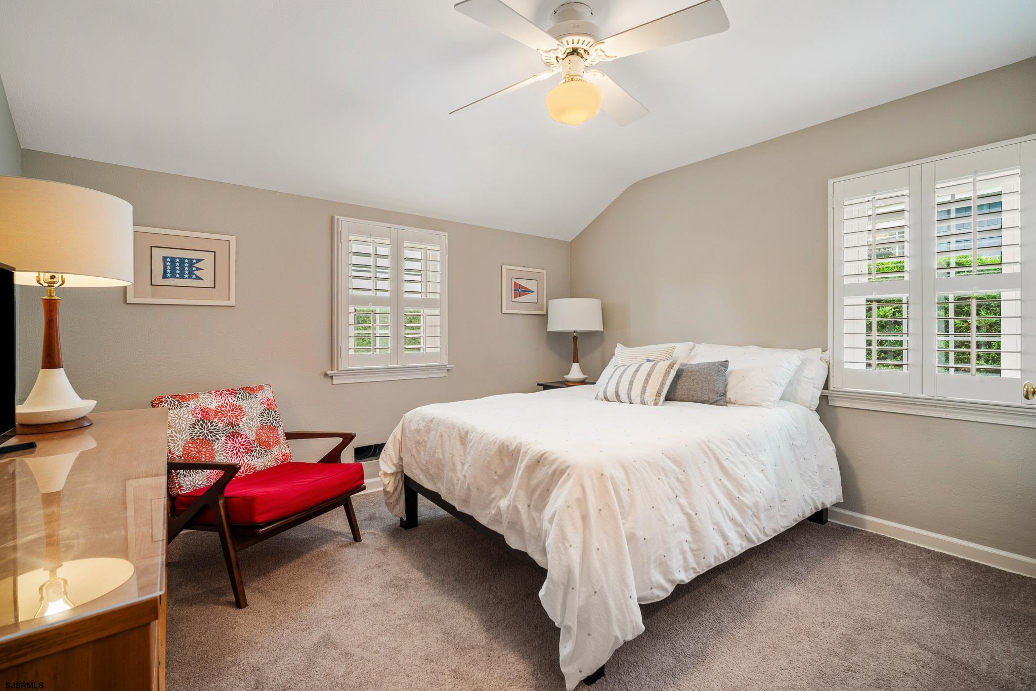 522 Waverly Blvd - Picture 24