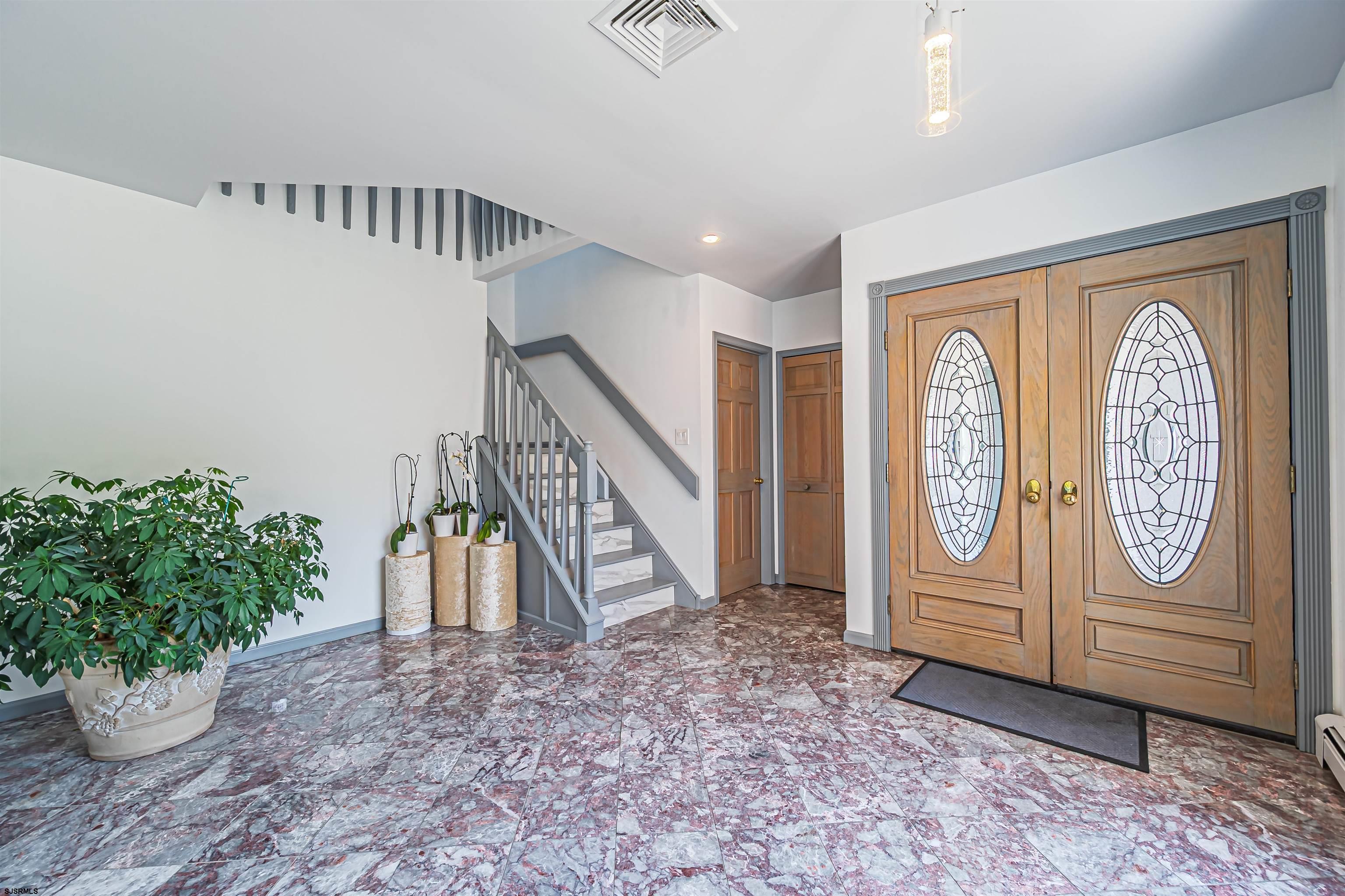 308 Central Avenue - Picture 2
