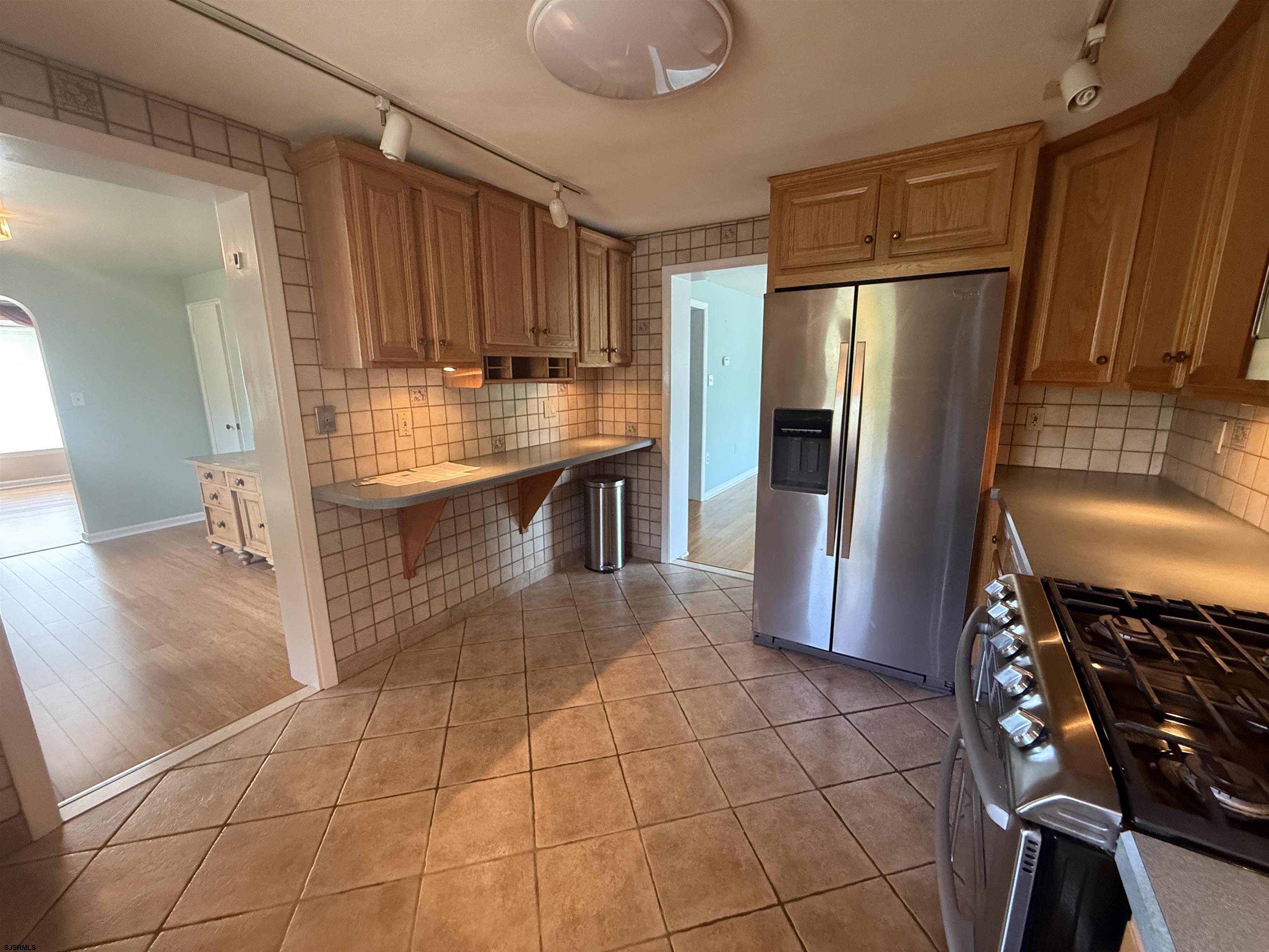 41 E Vernon Avenue