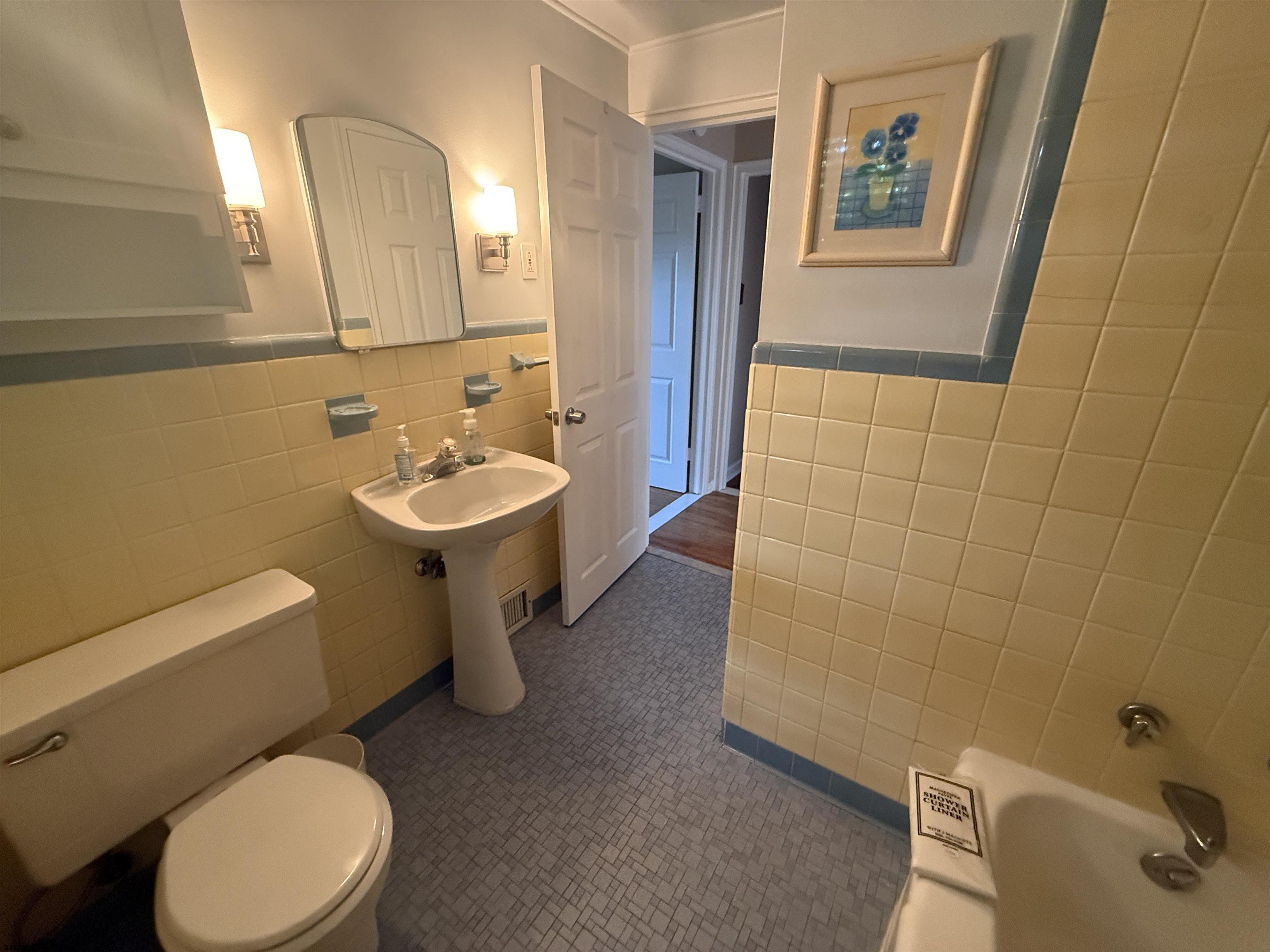 41 E Vernon Avenue