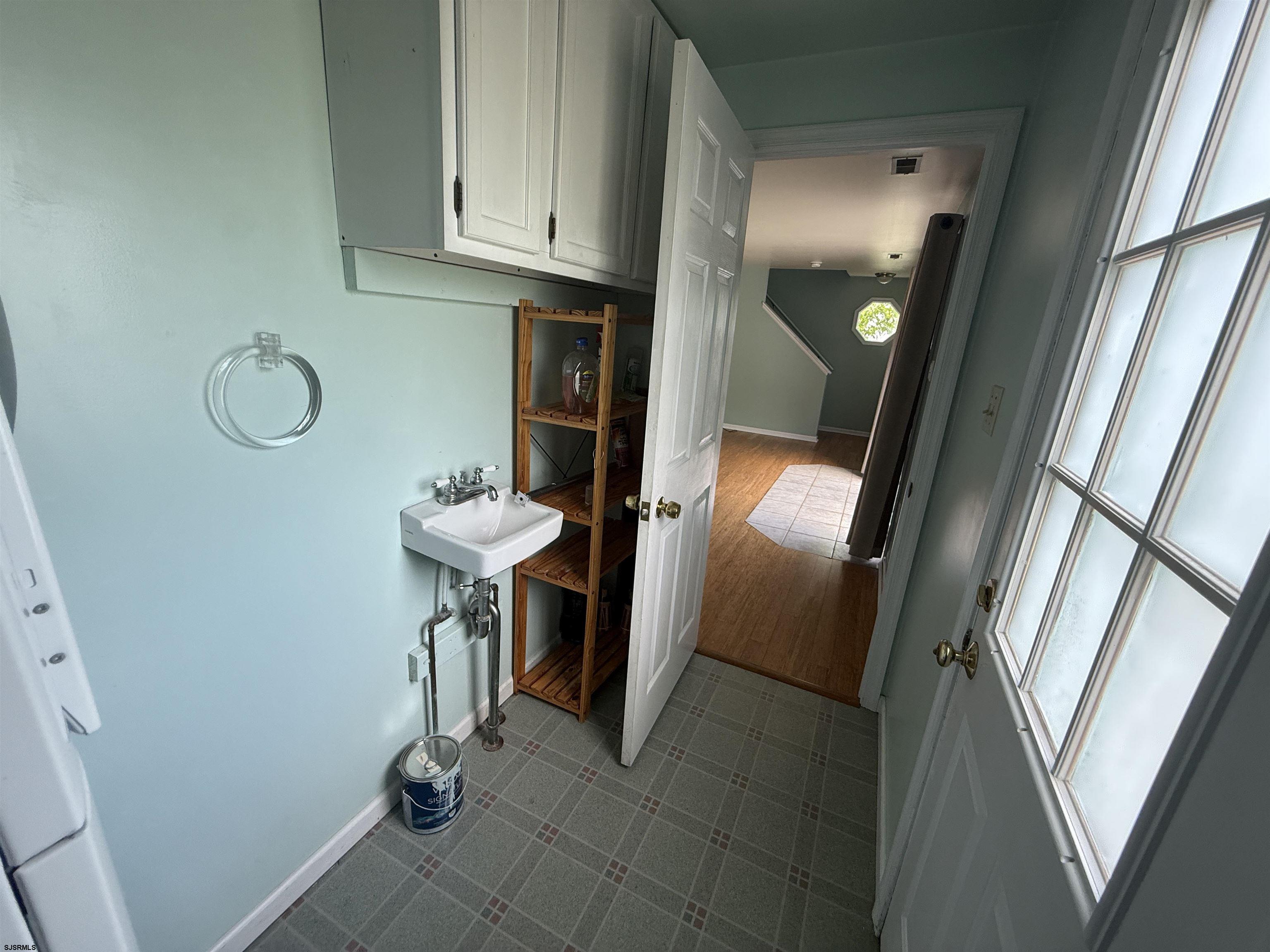 41 E Vernon Avenue